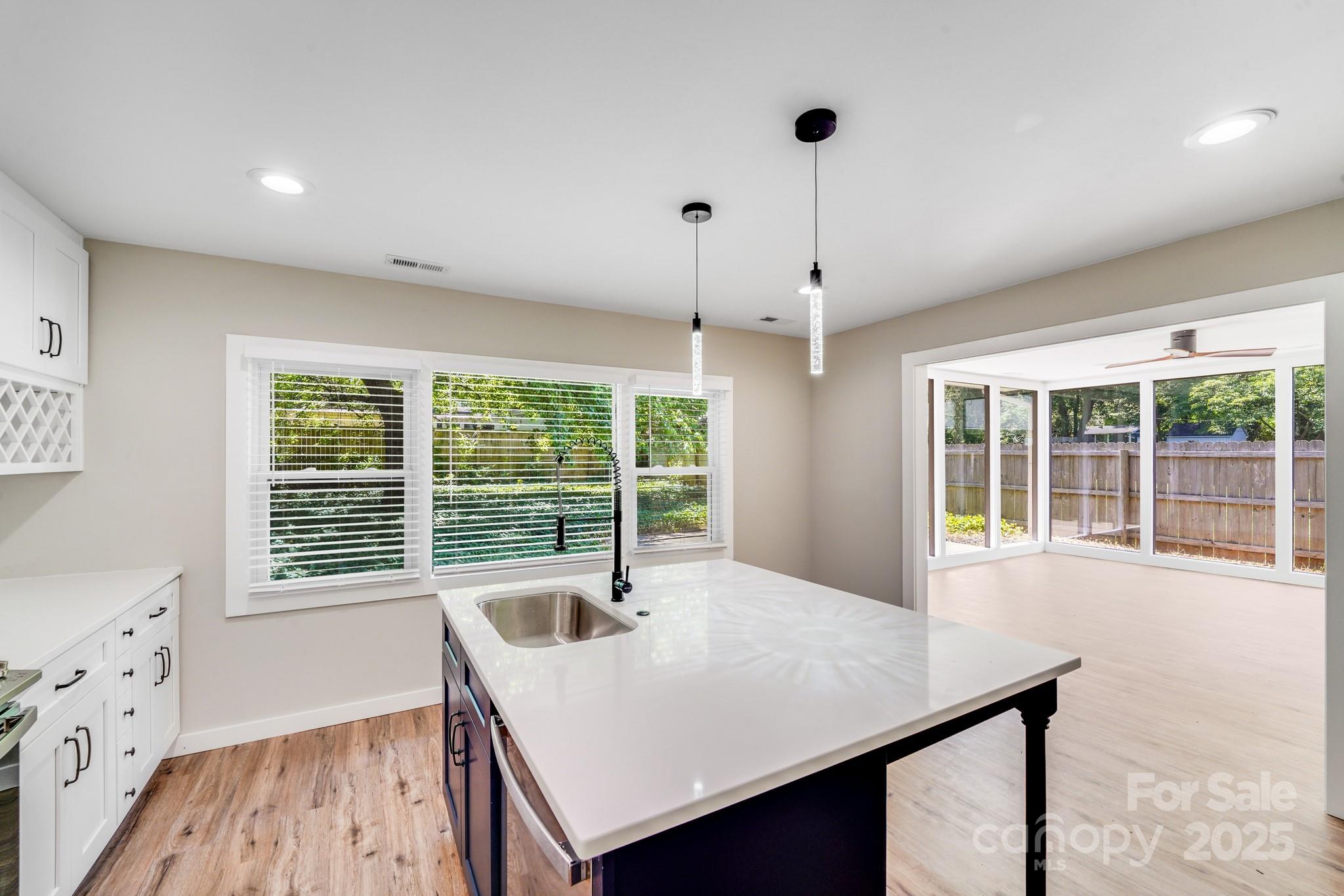 Charlotte, North Carolina, 28210, United States, 3 Bedrooms Bedrooms, ,3 BathroomsBathrooms,Residential,For Sale,1836887
