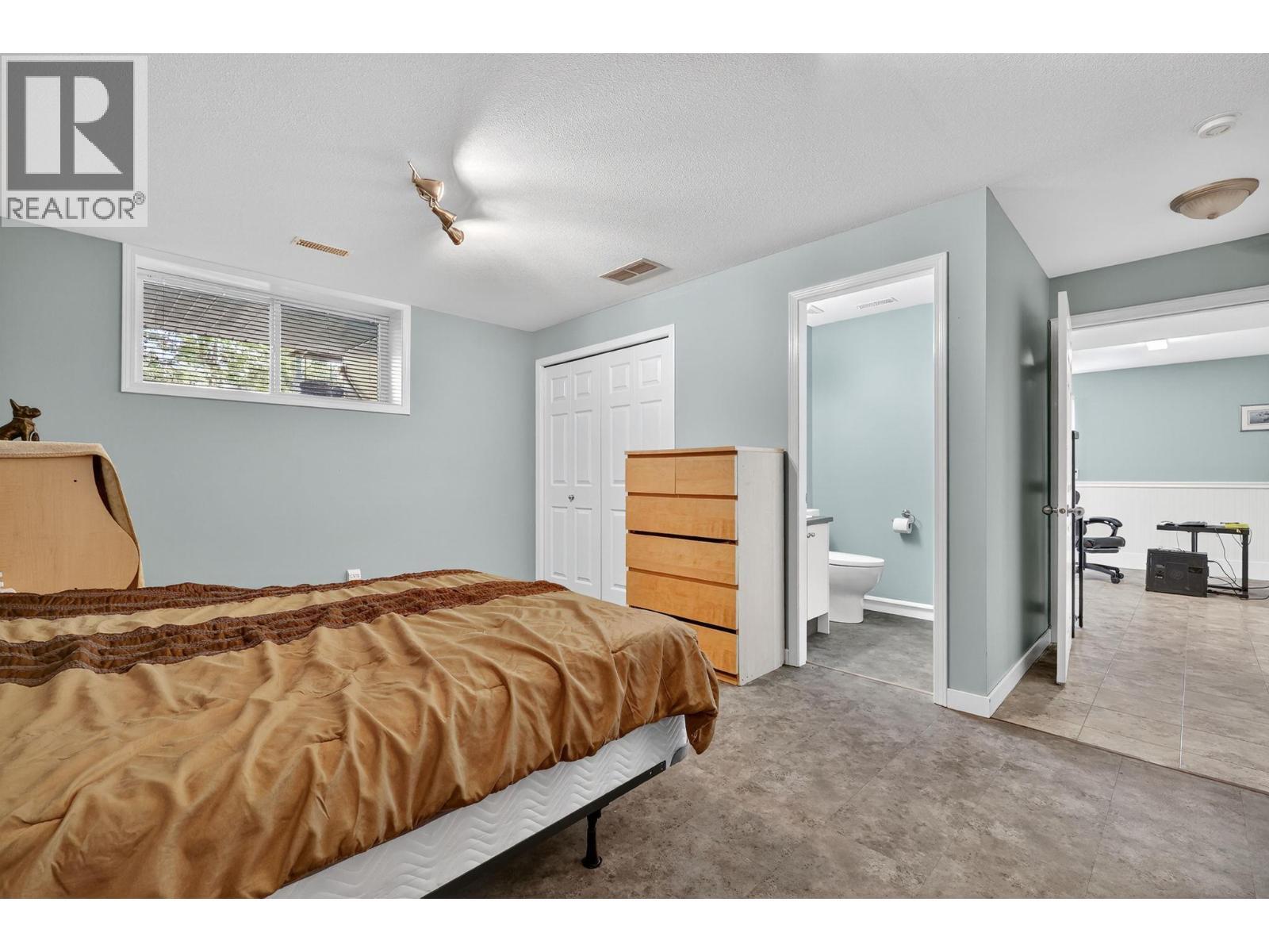 KELOWNA, British Columbia, V1X 7T6, CA, 4 Bedrooms Bedrooms, ,2 BathroomsBathrooms,Residential,For Sale,1918347