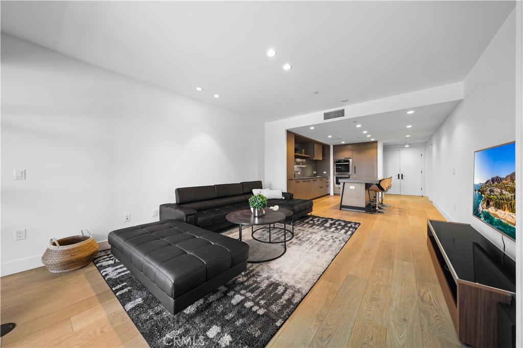 Los Angeles, California, 90024, United States, 2 Bedrooms Bedrooms, ,2 BathroomsBathrooms,Residential,For Sale,1746972