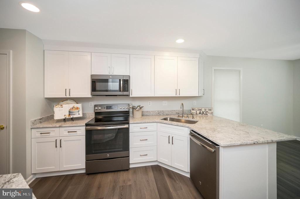 Locust Grove, Virginia, 22508, United States, 4 Bedrooms Bedrooms, ,3 BathroomsBathrooms,Residential,For Sale,1976056