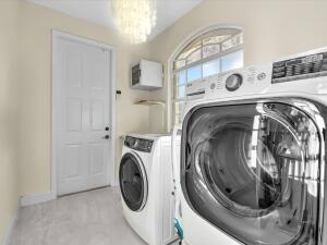 Plantation, Florida, 33325, United States, 5 Bedrooms Bedrooms, ,4 BathroomsBathrooms,Residential,For Sale,2005457