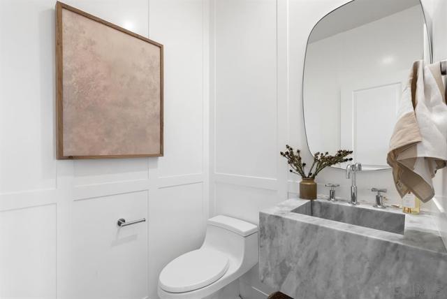 Escondido, California, 92029, United States, 5 Bedrooms Bedrooms, ,5 BathroomsBathrooms,Residential,For Sale,2029971