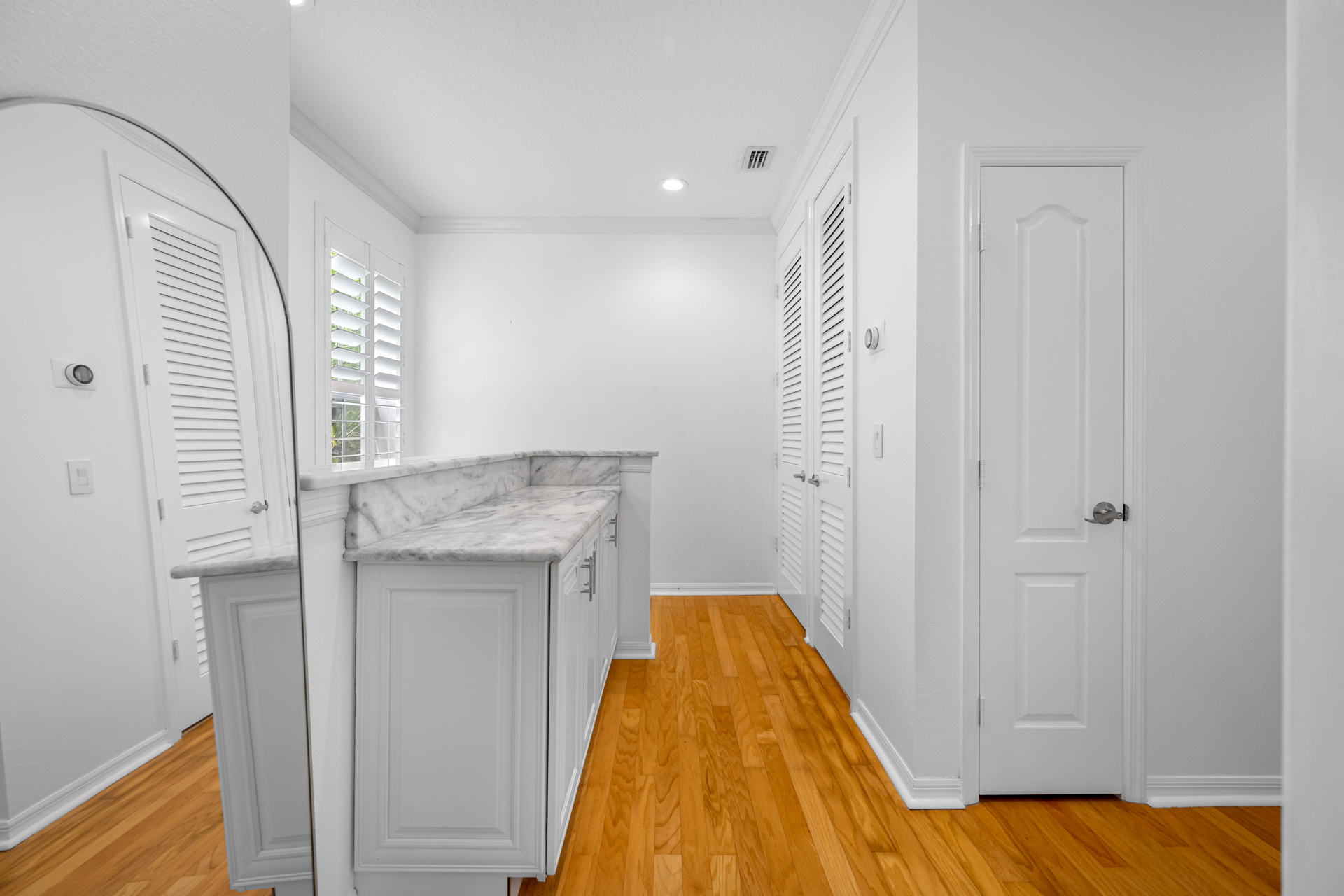 St Petersburg, Florida, 33701, United States, 3 Bedrooms Bedrooms, ,3 BathroomsBathrooms,Residential,For Sale,1979371