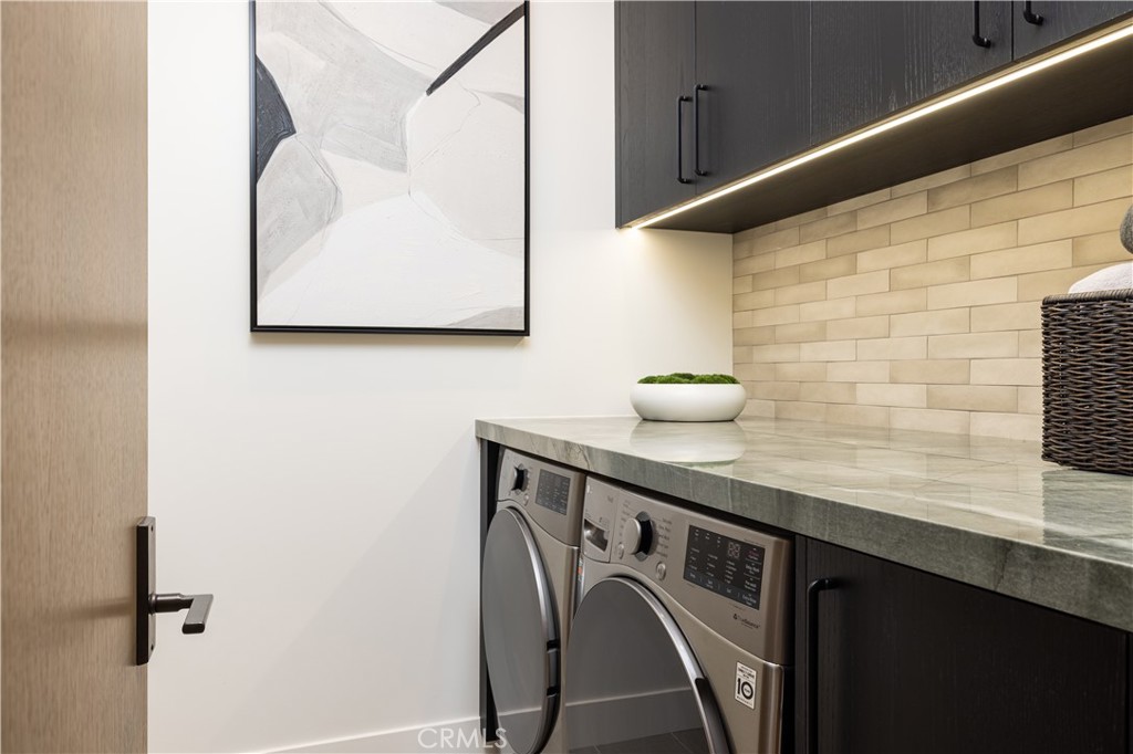 Corona del Mar, California, 92625, United States, 3 Bedrooms Bedrooms, ,4 BathroomsBathrooms,Residential,For Sale,1837053
