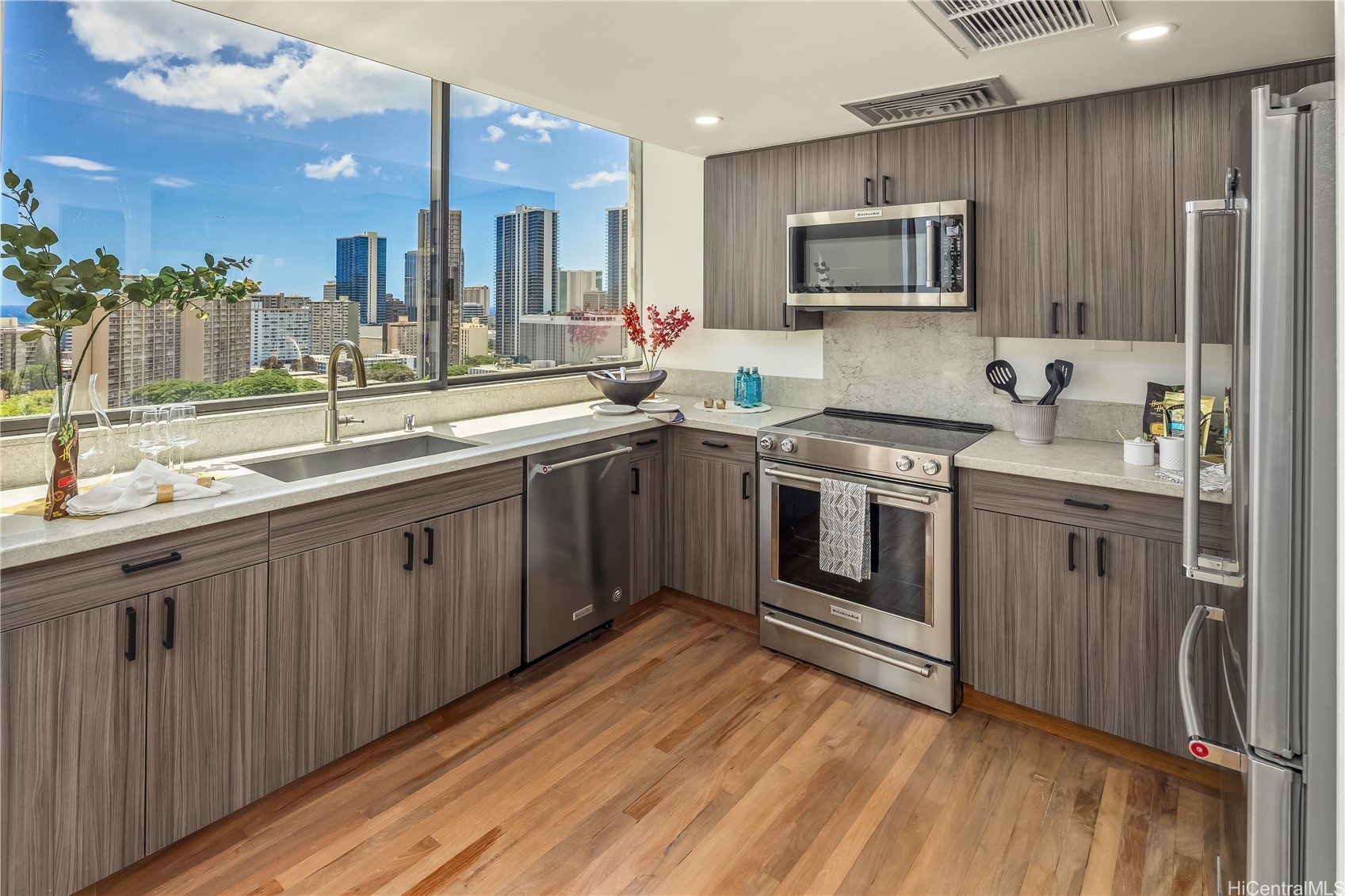 Honolulu, Hawaii, 96826, United States, 3 Bedrooms Bedrooms, ,3 BathroomsBathrooms,Residential,For Sale,1934330