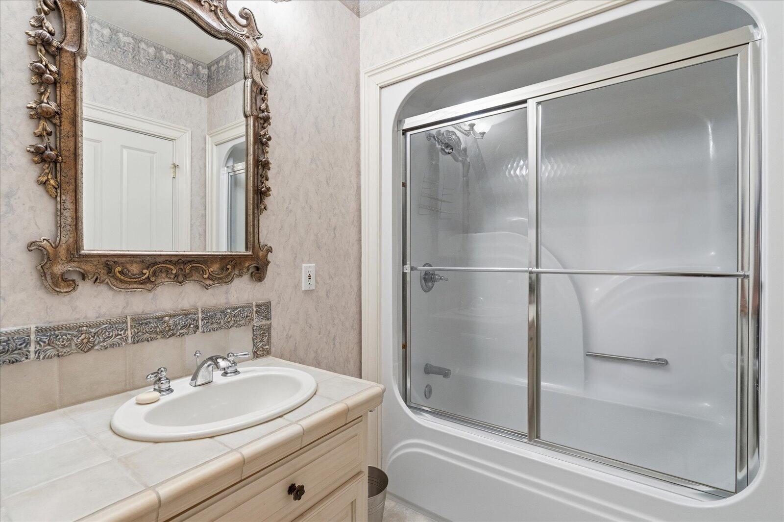 Guild, Tennessee, 37340, United States, 4 Bedrooms Bedrooms, ,5 BathroomsBathrooms,Residential,For Sale,2040612