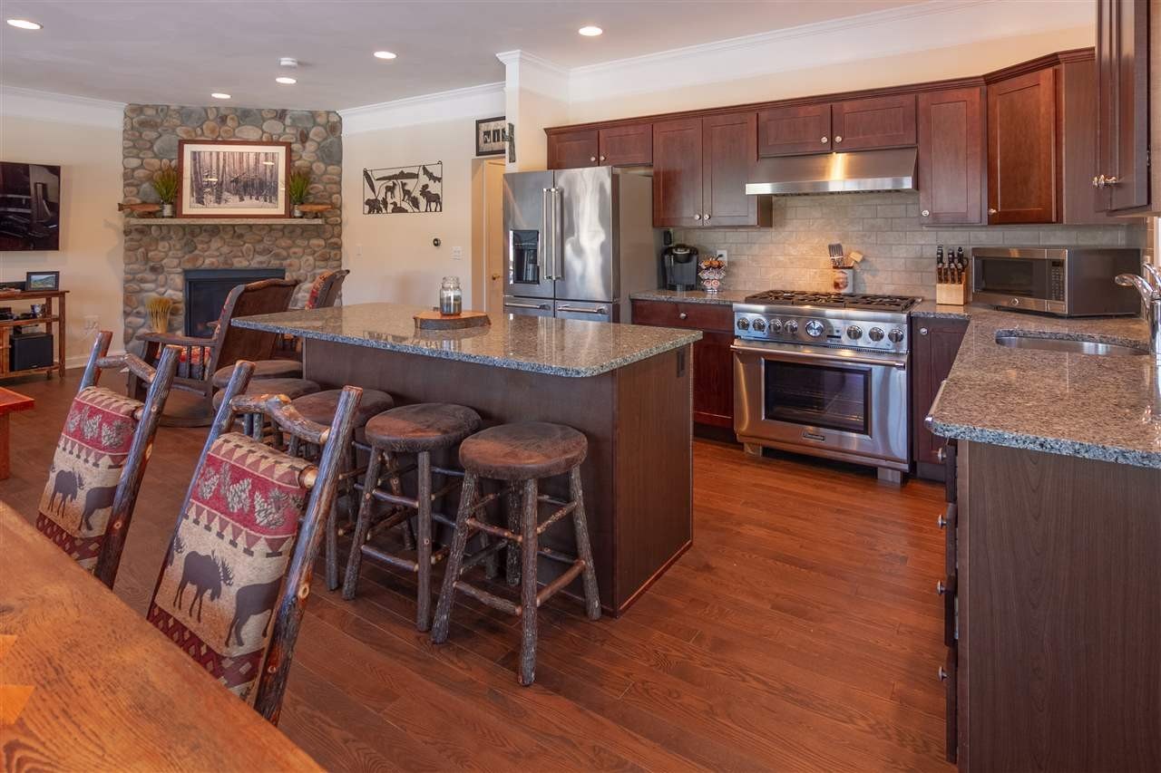 Lincoln, New Hampshire, 03251, United States, 5 Bedrooms Bedrooms, ,5 BathroomsBathrooms,Residential,For Sale,1978136