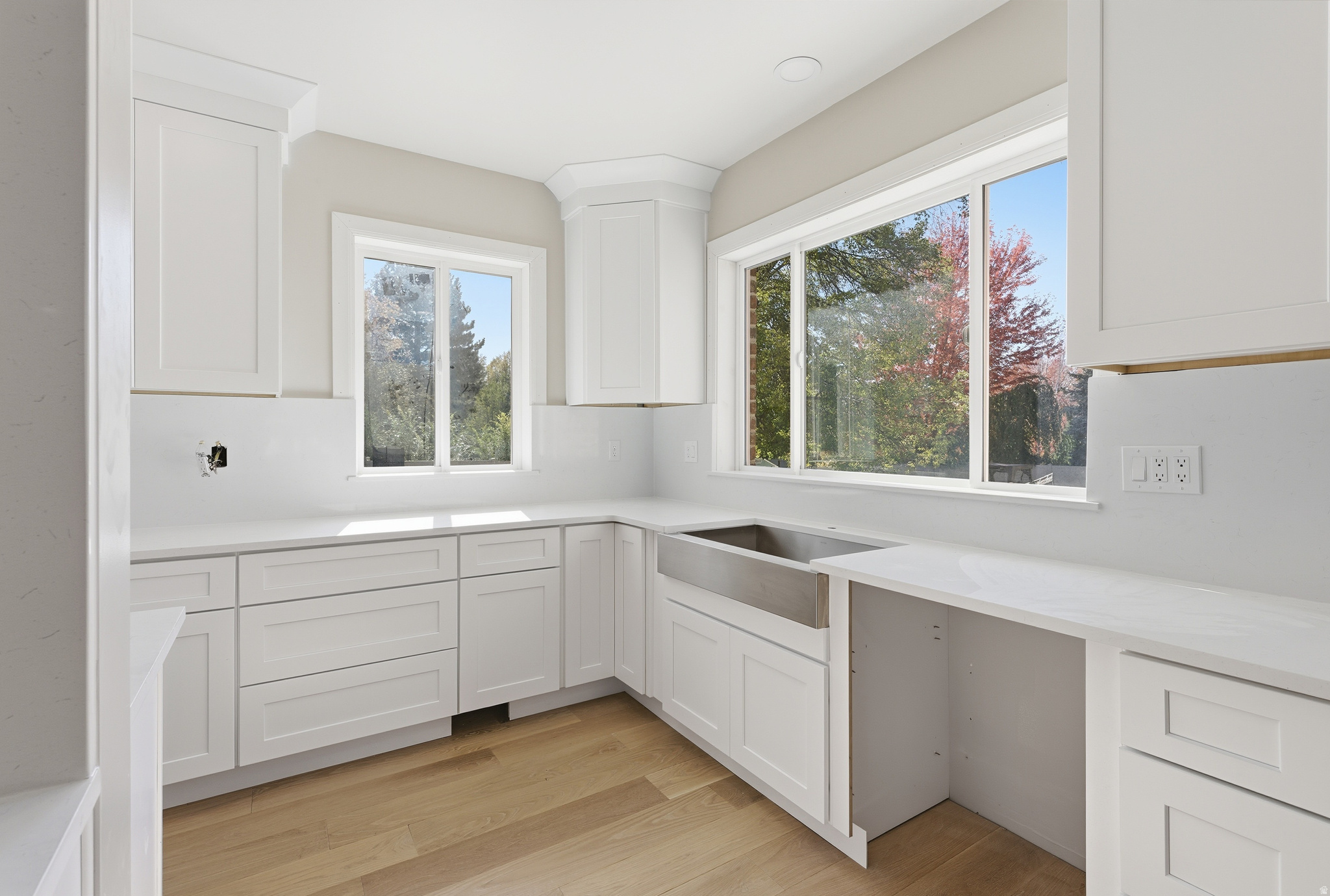 Sandy, Utah, 84092, United States, 5 Bedrooms Bedrooms, ,4 BathroomsBathrooms,Residential,For Sale,1994417