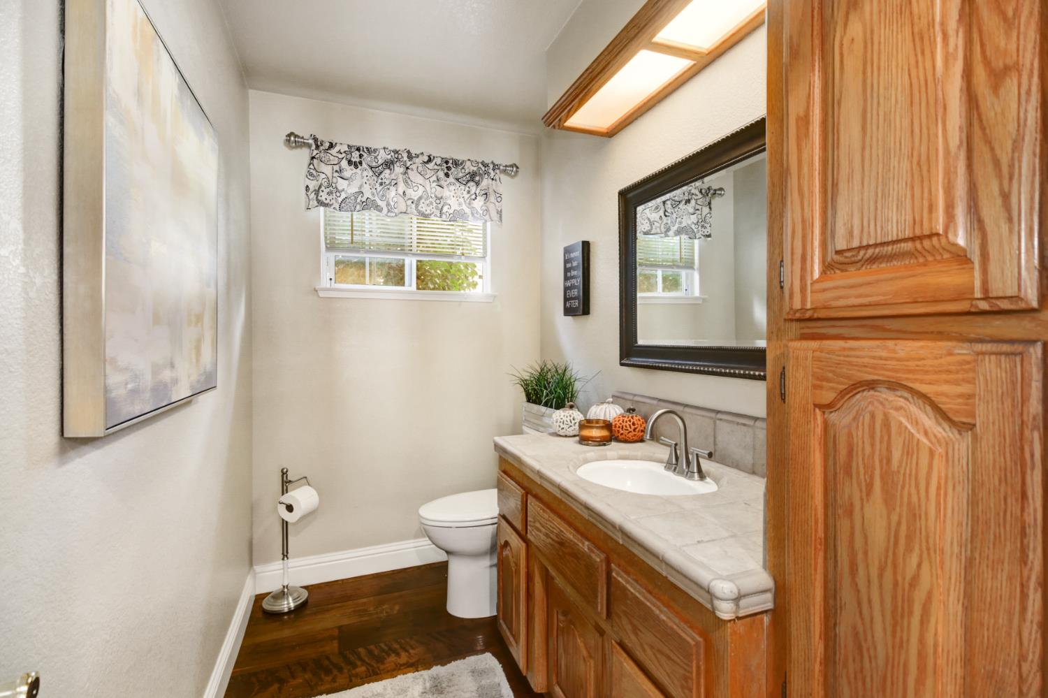 Elk Grove, California, 95624, United States, 4 Bedrooms Bedrooms, ,4 BathroomsBathrooms,Residential,For Sale,1987629