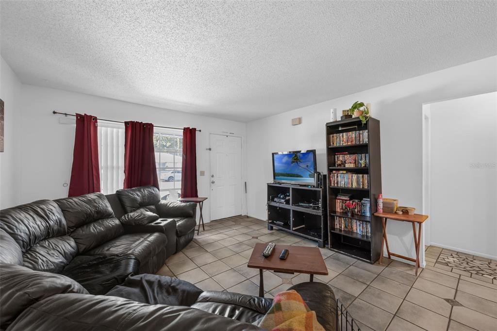 Orlando, Florida, 32825, United States, 4 Bedrooms Bedrooms, ,Residential,For Sale,1957185