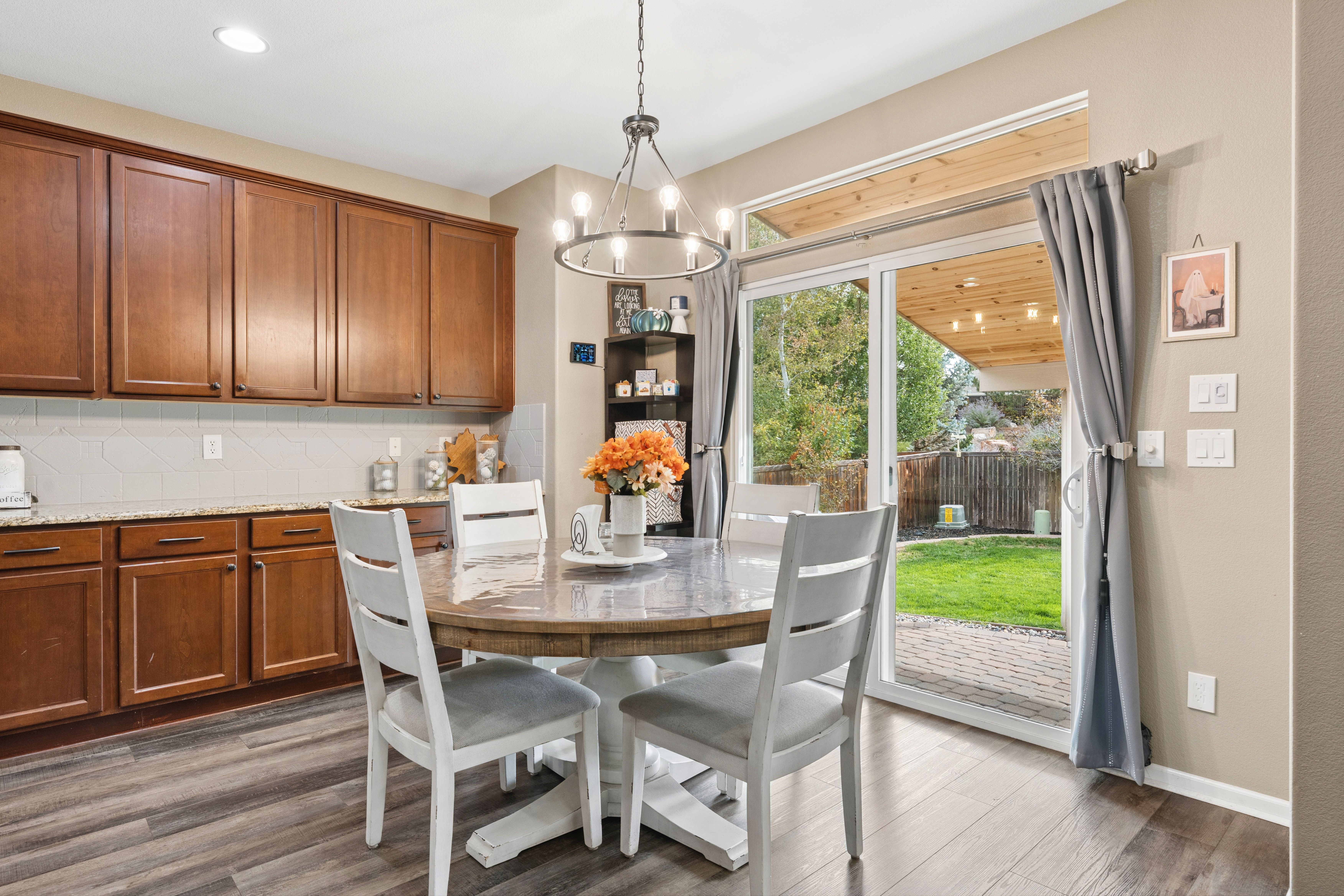  Beautiful Home Located in the Highly Desirable Haven at York Street Community - 物件實景