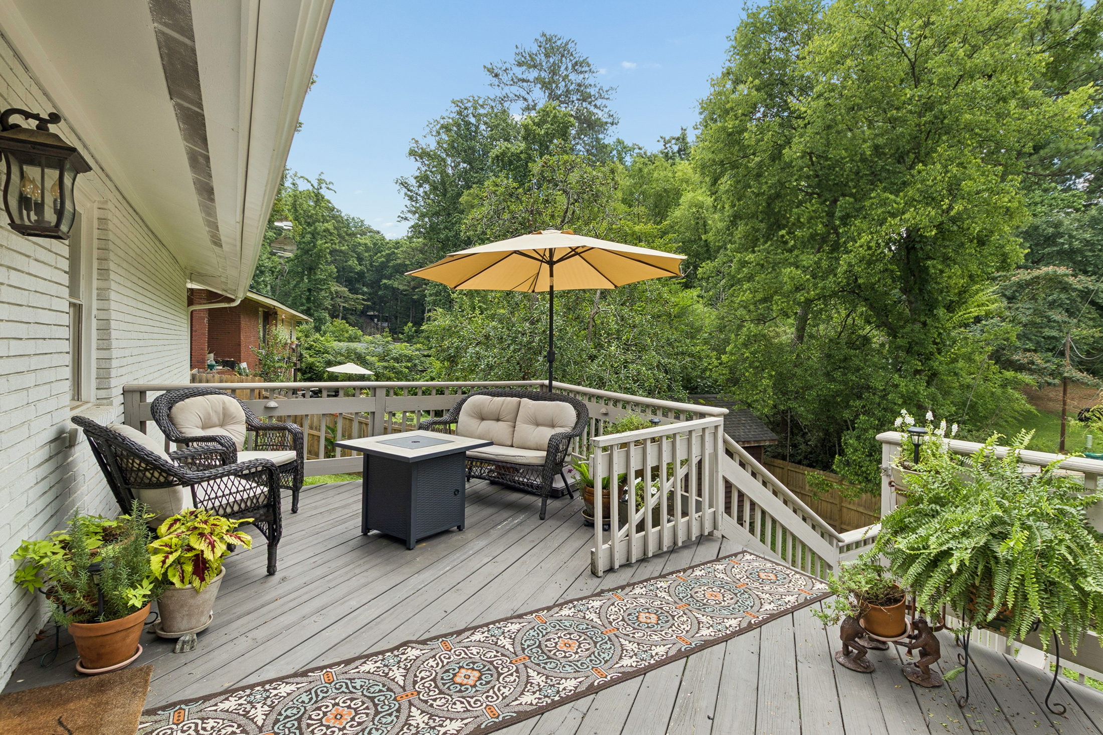  Updated Ranch in Coveted Forest Hills - 物件實景
