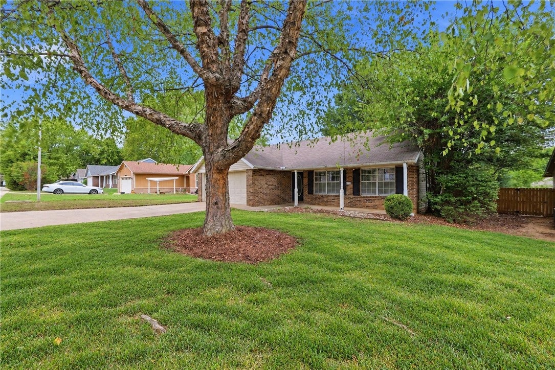 Shale St, Fayetteville, AR 72704 #1