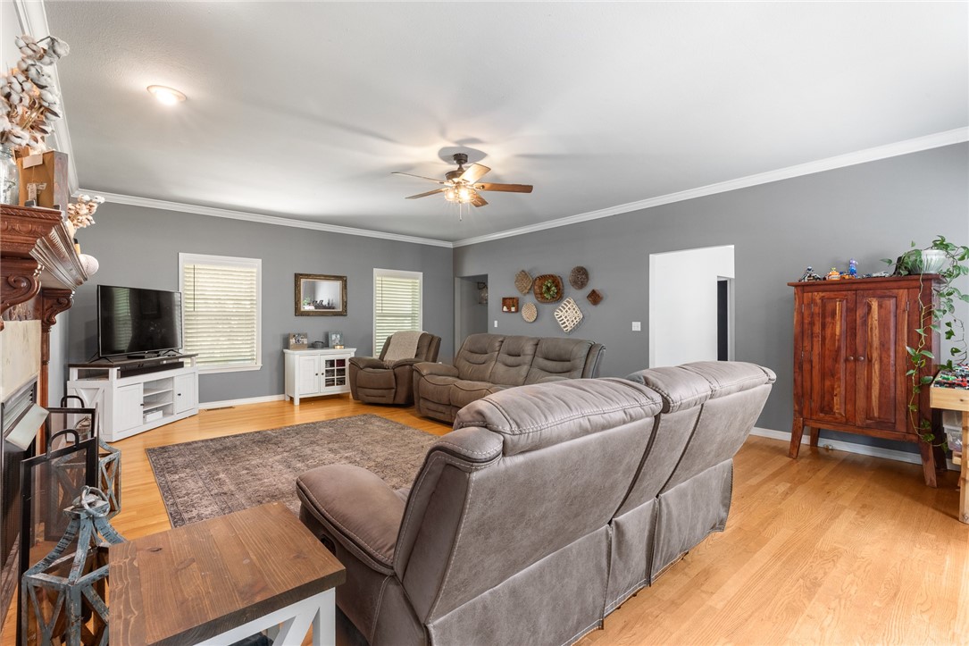 Harrison, Arkansas, 72601, United States, 5 Bedrooms Bedrooms, ,4 BathroomsBathrooms,Residential,For Sale,1934554