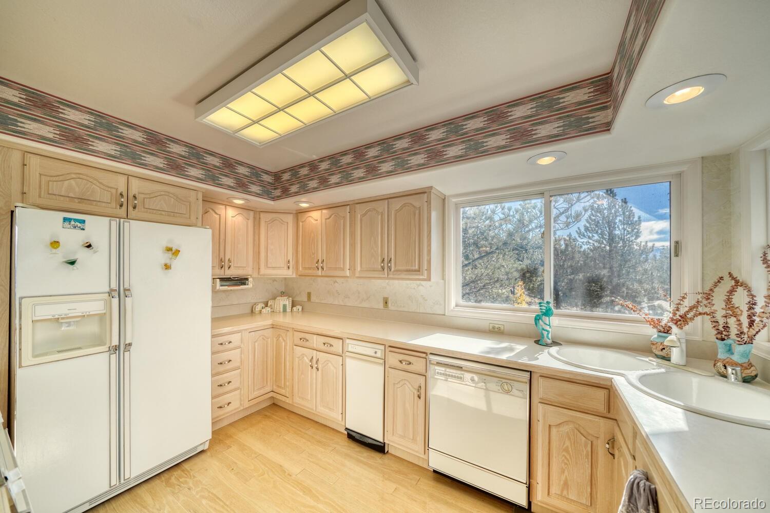 Twin Lakes, Colorado, 81251, United States, 2 Bedrooms Bedrooms, ,3 BathroomsBathrooms,Residential,For Sale,1989708