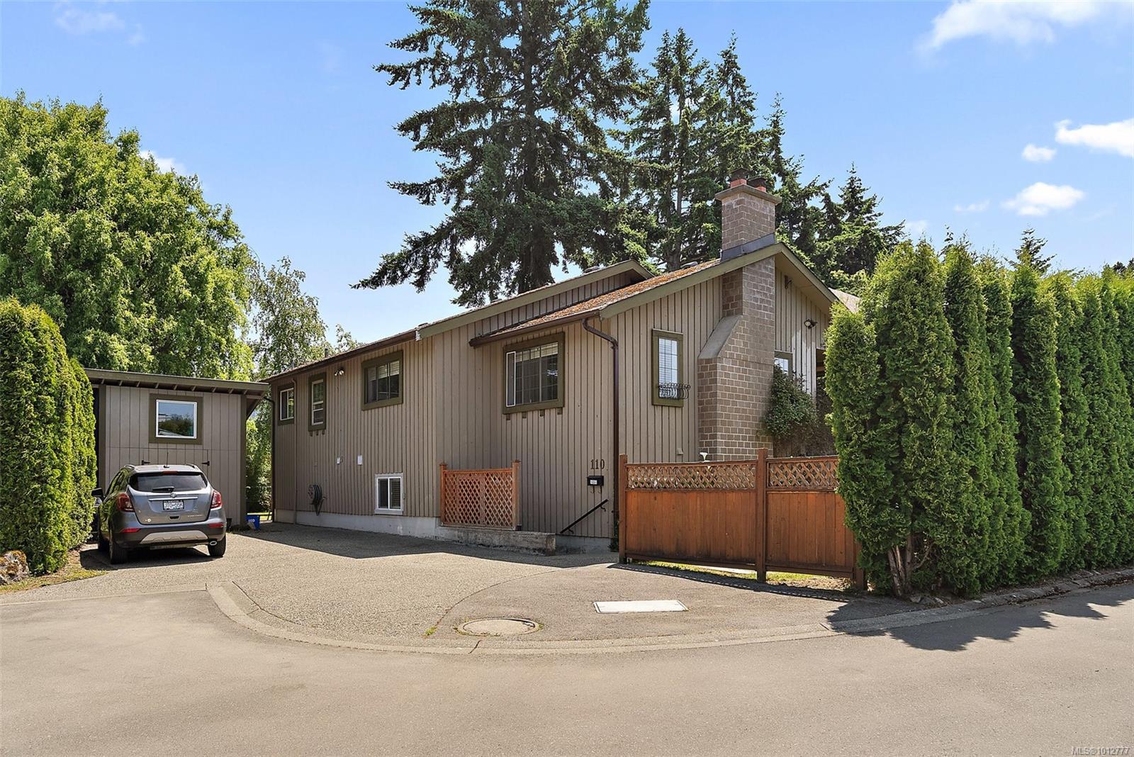VIEW ROYAL, British Columbia, V9B 6N7, CA, 5 Bedrooms Bedrooms, ,Residential,For Sale,1951218
