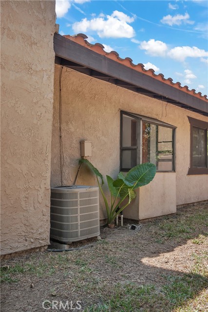 Montclair, California, 91763, United States, 3 Bedrooms Bedrooms, ,2 BathroomsBathrooms,Residential,For Sale,1978467