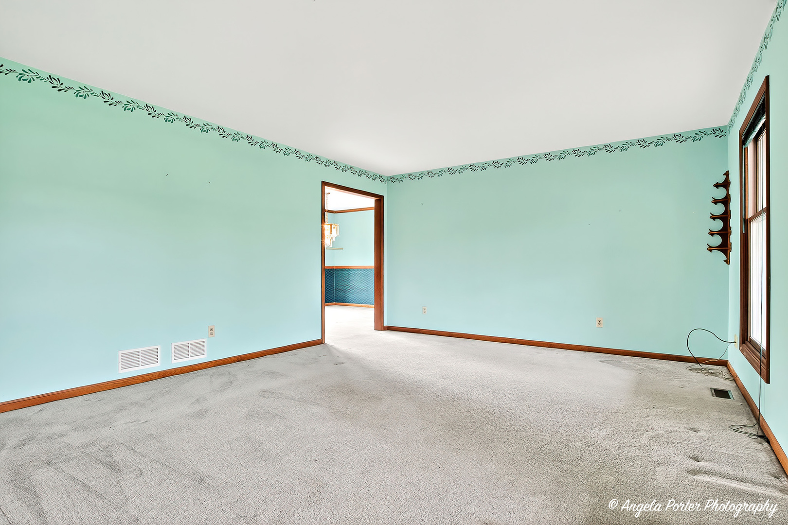 Crystal Lake, Illinois, 60012, United States, 4 Bedrooms Bedrooms, ,3 BathroomsBathrooms,Residential,For Sale,1982844