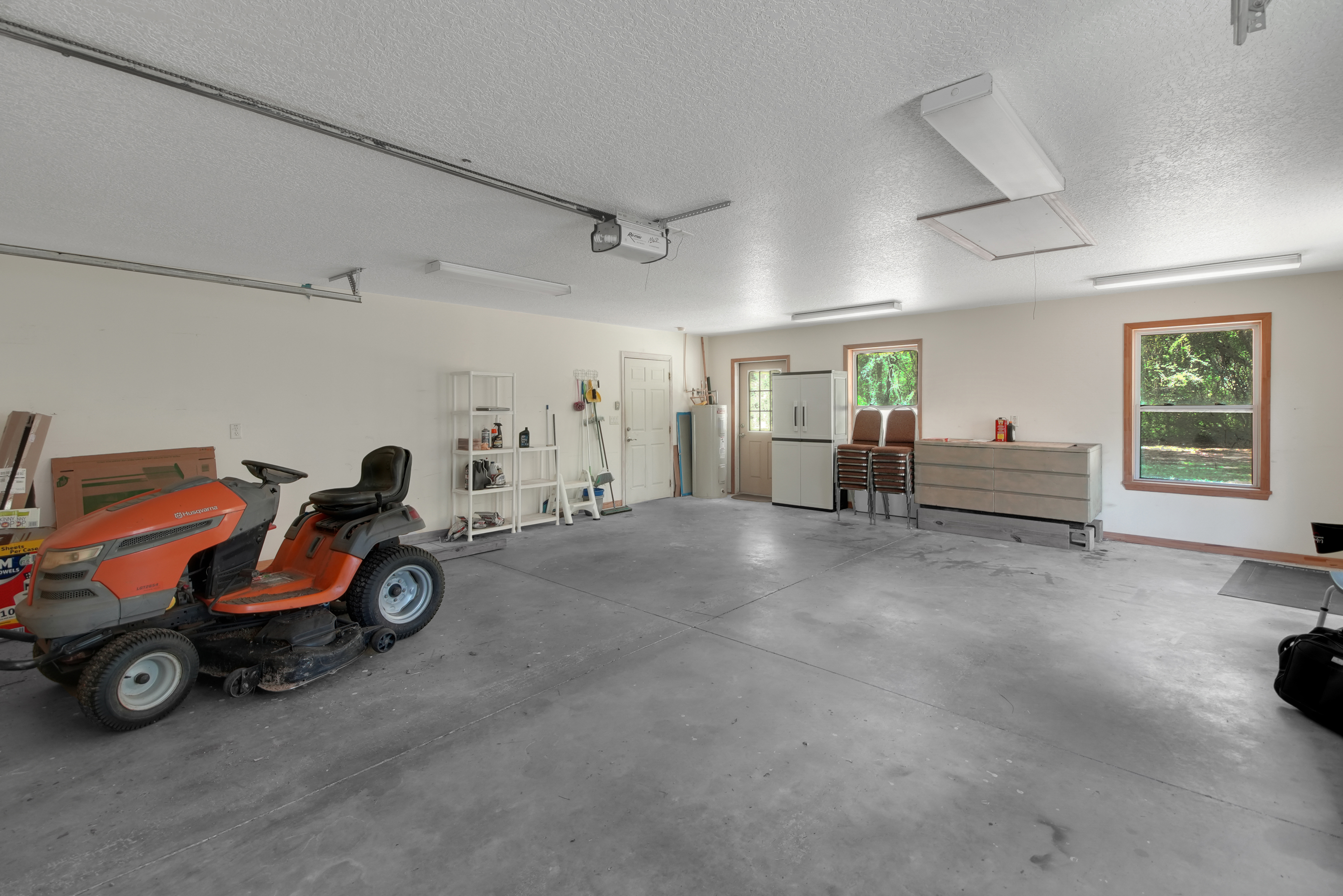 Lady Lake, Florida, 32159, United States, 6 Bedrooms Bedrooms, ,5 BathroomsBathrooms,Residential,For Sale,1921819