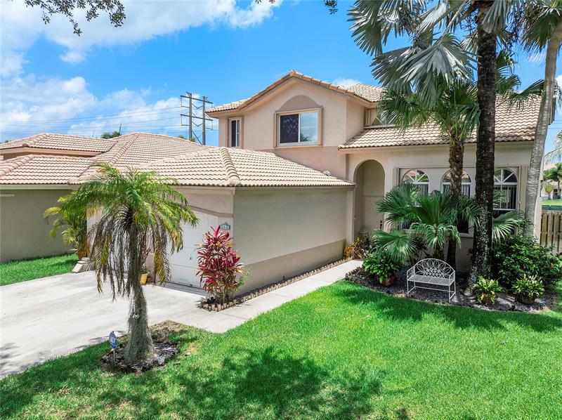 Davie, Florida, 33325, United States, 4 Bedrooms Bedrooms, ,3 BathroomsBathrooms,Residential,For Sale,1837198