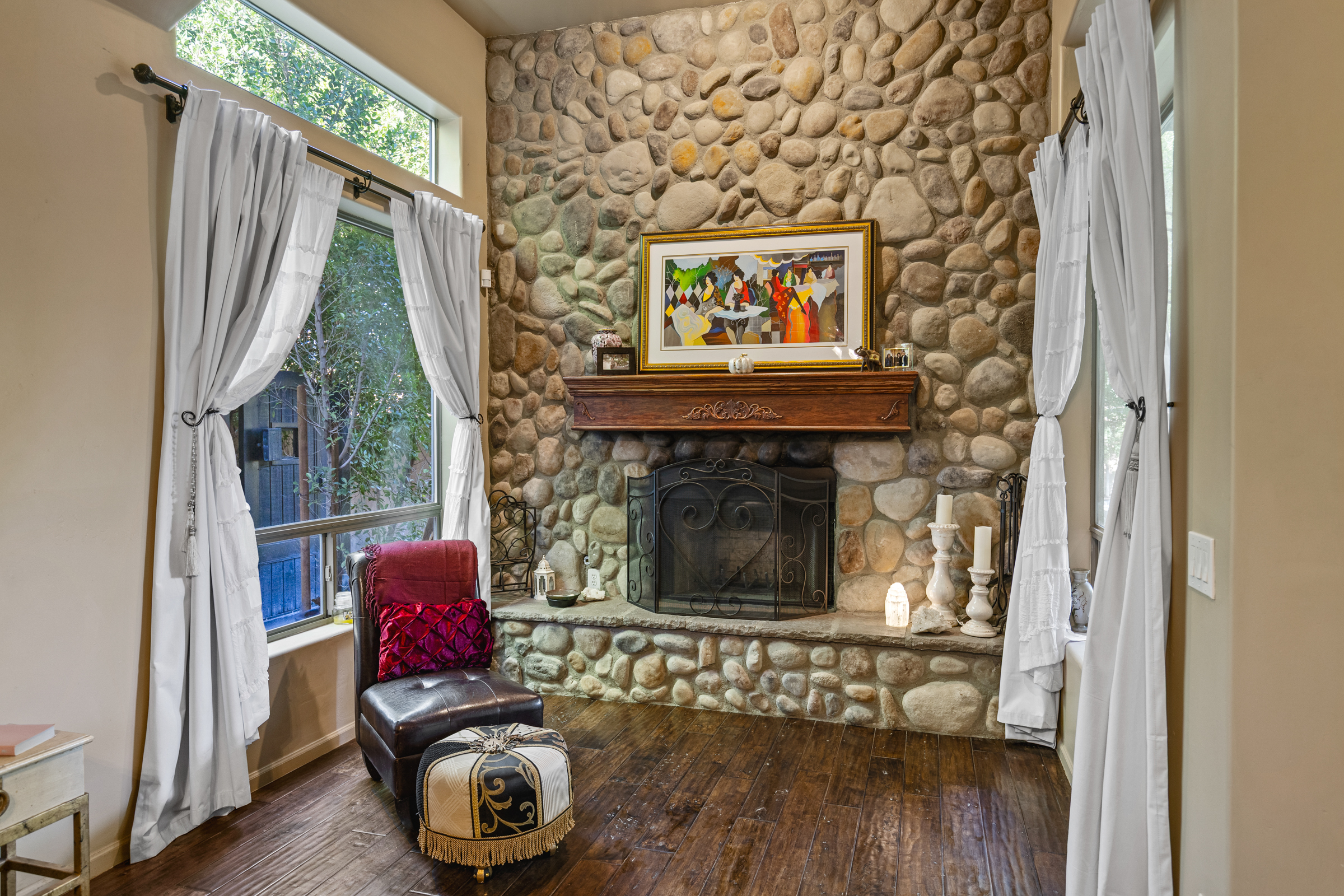 Tempe, Arizona, 85284, United States, 5 Bedrooms Bedrooms, ,3 BathroomsBathrooms,Residential,For Sale,1989924