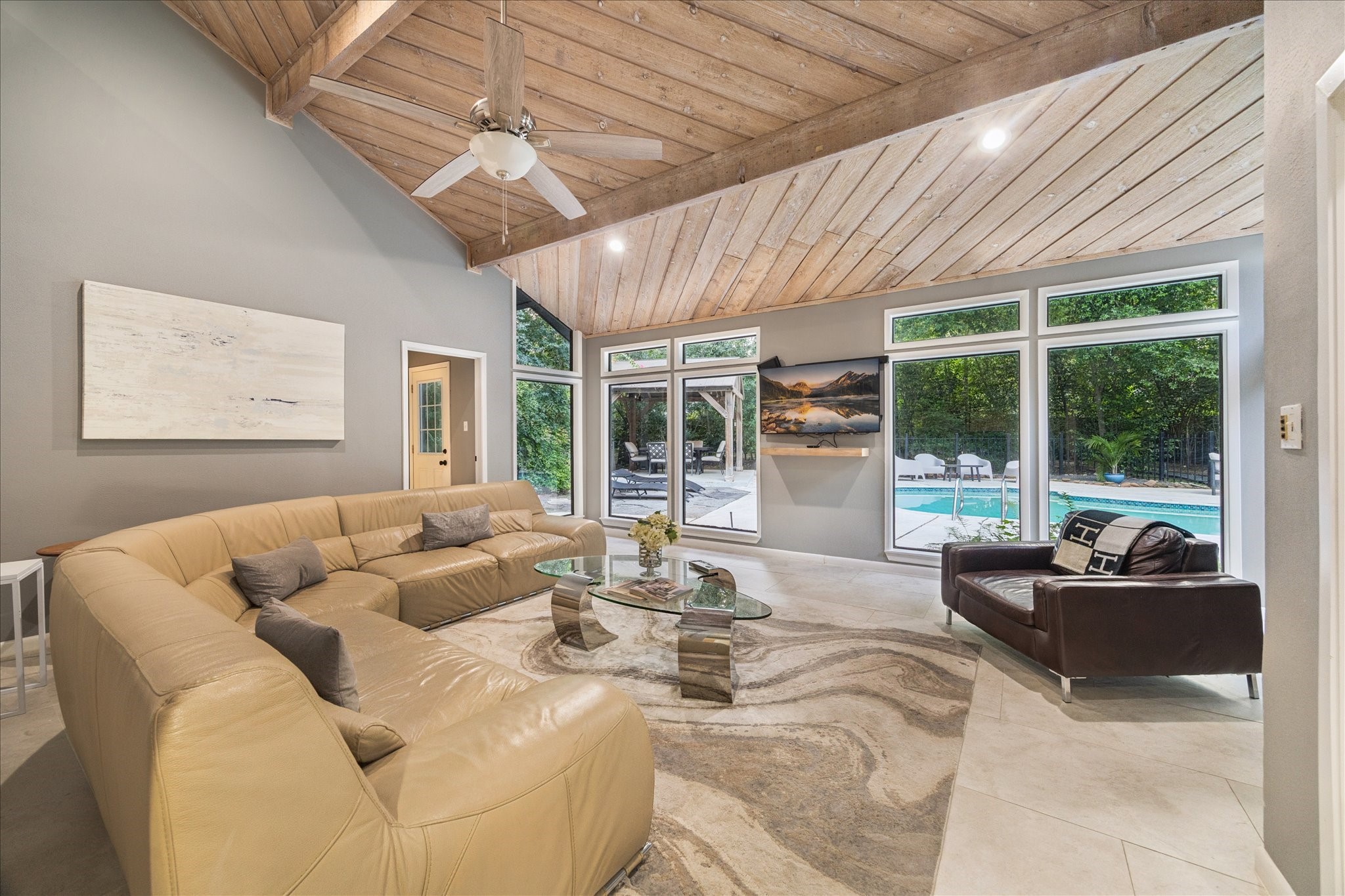  2411 Oakbank Drive - 物件實景