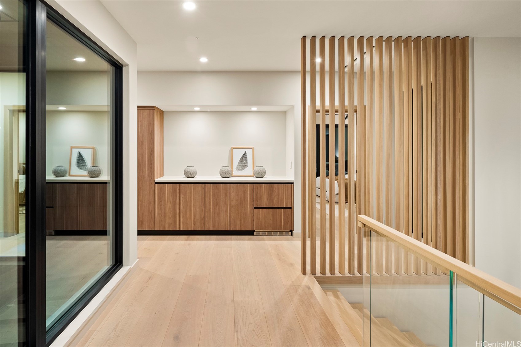 Honolulu, Hawaii, 96816, United States, 5 Bedrooms Bedrooms, ,6 BathroomsBathrooms,Residential,For Sale,1989143