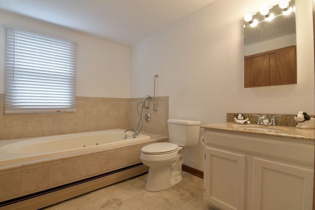 20 Fairview St, Quincy, Massachusetts, 02169, United States, 5 Bedrooms Bedrooms, ,4 BathroomsBathrooms,Residential,For Sale,20 Fairview St,1010542