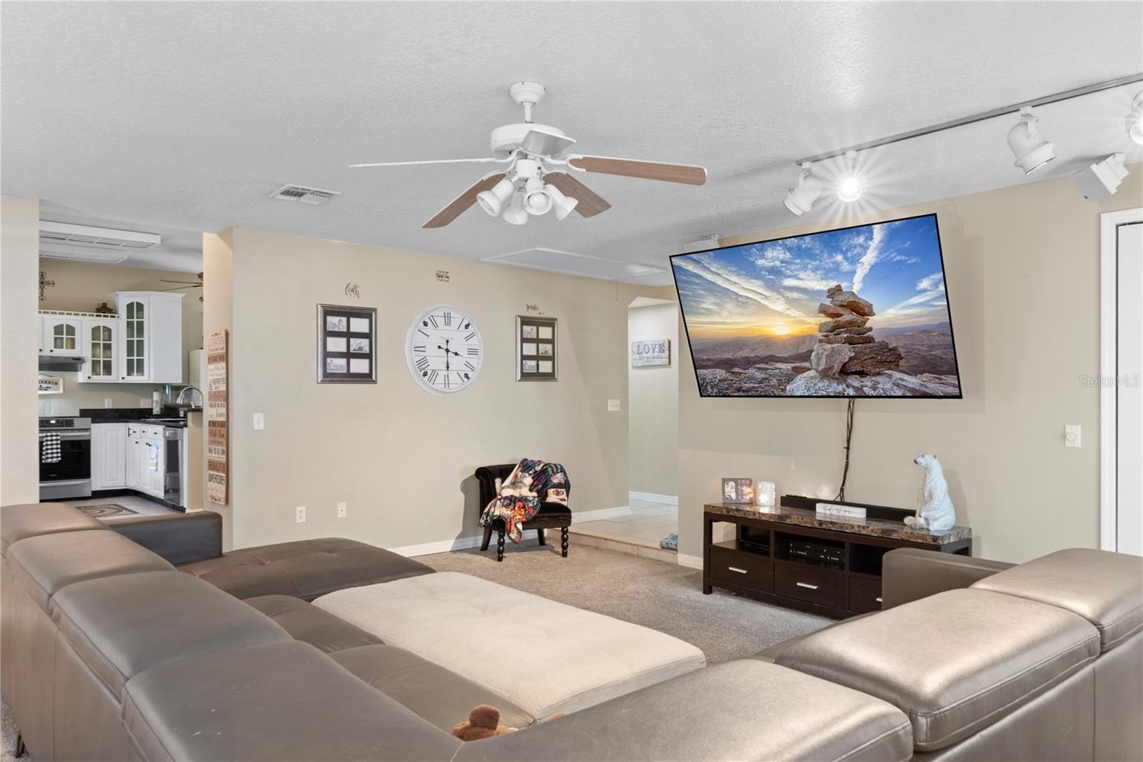 ST CLOUD, Florida, 34772, United States, 3 Bedrooms Bedrooms, ,2 BathroomsBathrooms,Residential,For Sale,1980411