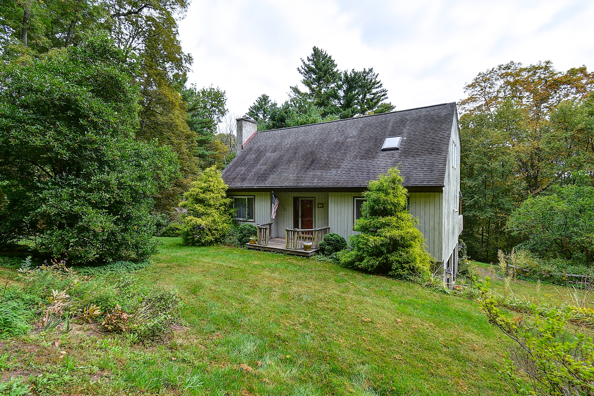 Bethlehem, Connecticut, 06751, United States, 3 Bedrooms Bedrooms, ,4 BathroomsBathrooms,Residential,For Sale,1987102