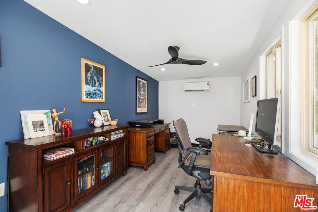 Culver City, California, 90232, United States, 3 Bedrooms Bedrooms, ,2 BathroomsBathrooms,Residential,For Sale,1911213