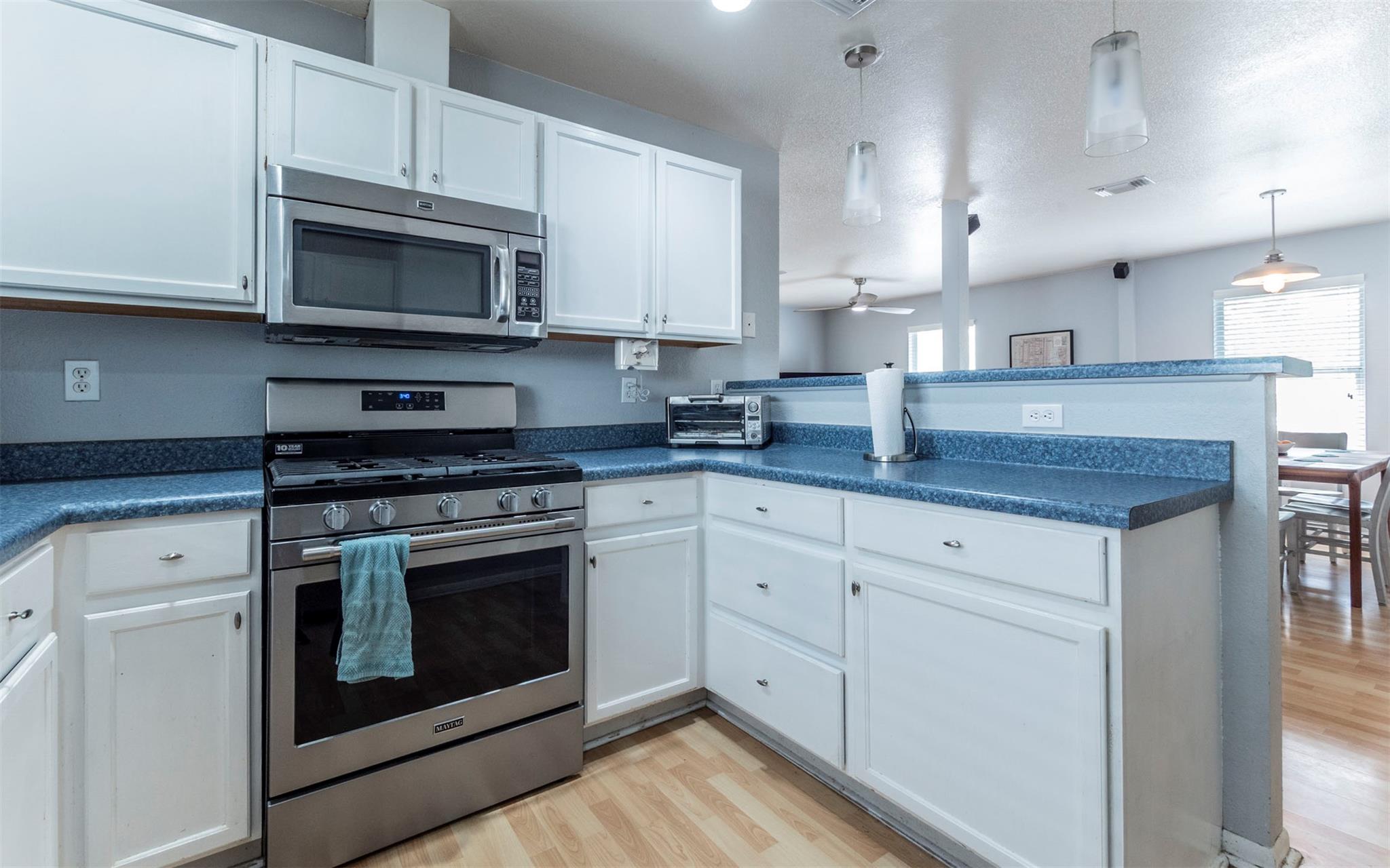 Austin, Texas, 78702, United States, 3 Bedrooms Bedrooms, ,1 BathroomBathrooms,Residential,For Sale,1887406