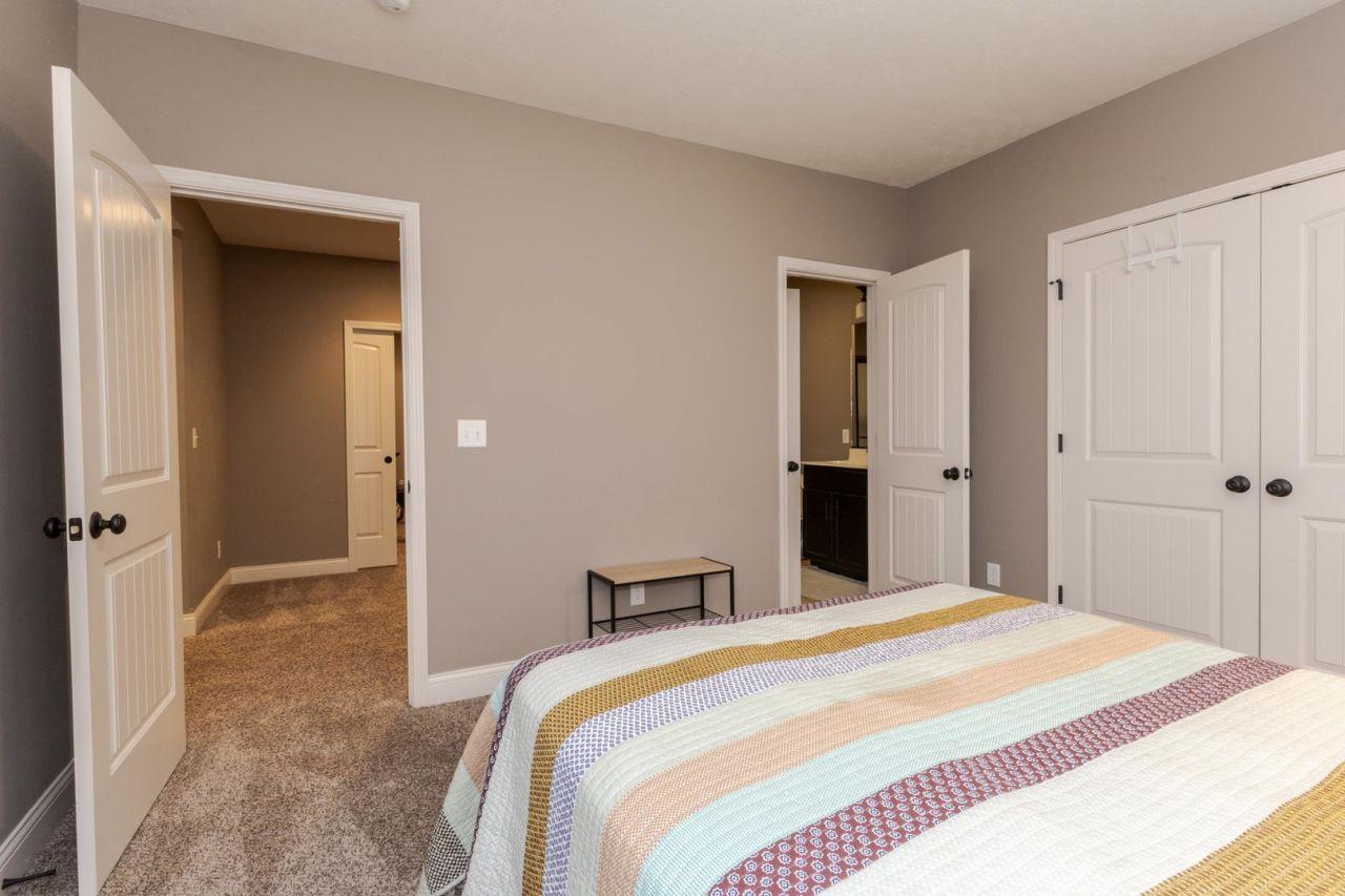 Bloomington, Illinois, 61705, United States, 5 Bedrooms Bedrooms, ,5 BathroomsBathrooms,Residential,For Sale,1817687