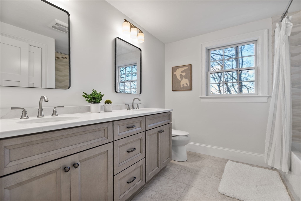 Braintree, Massachusetts, 02184, United States, 4 Bedrooms Bedrooms, ,3 BathroomsBathrooms,Residential,For Sale,2001189