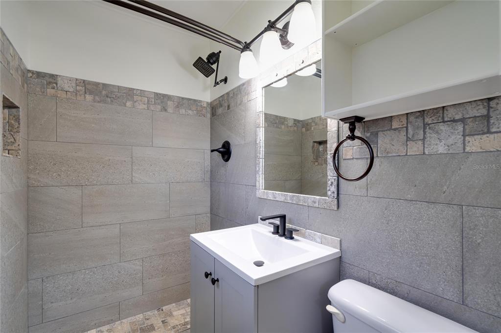 Geneva, Florida, 32732, United States, 3 Bedrooms Bedrooms, ,2 BathroomsBathrooms,Residential,For Sale,1897642