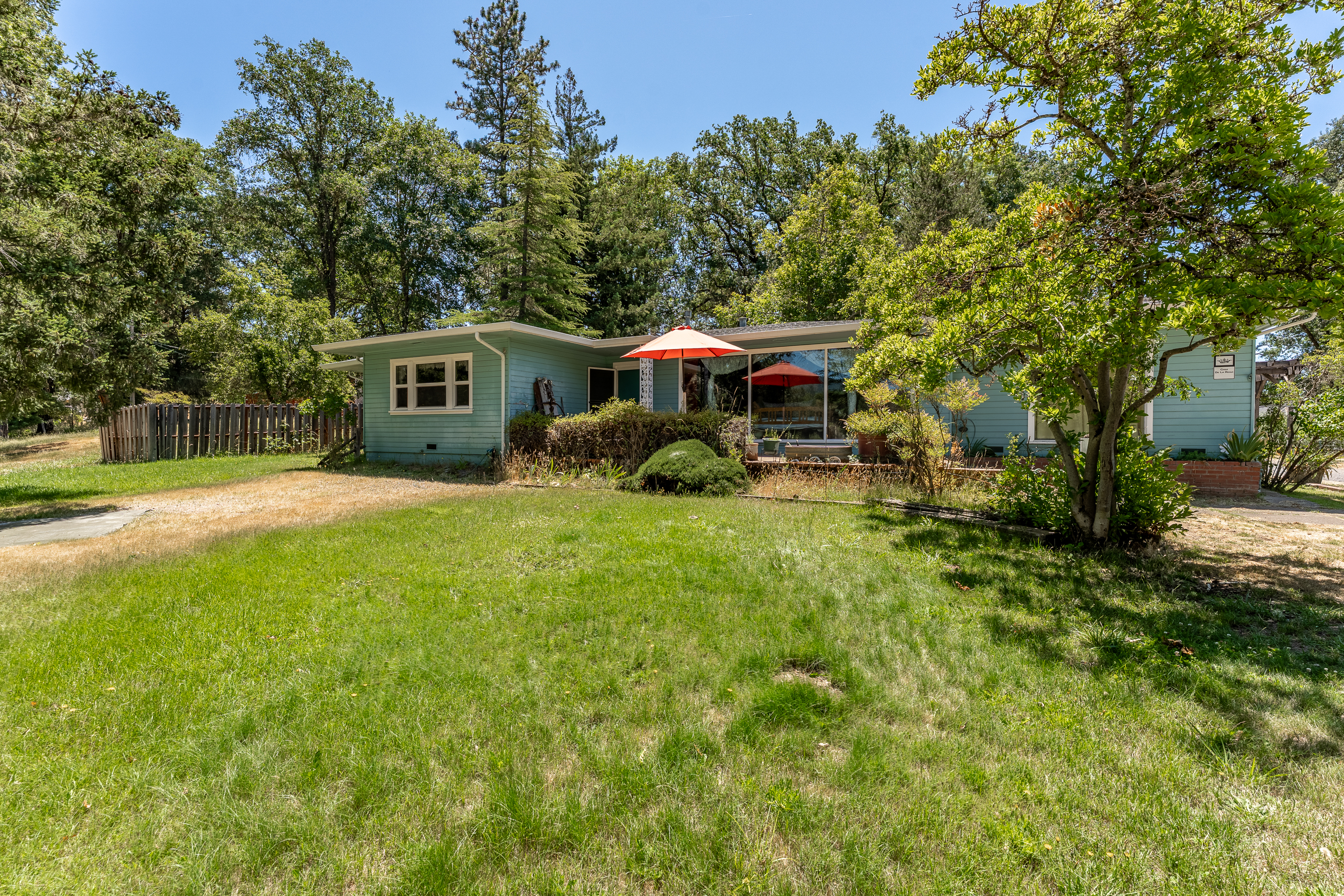 Willits, California, 95490, United States, 3 Bedrooms Bedrooms, ,2 BathroomsBathrooms,Residential,For Sale,1883434