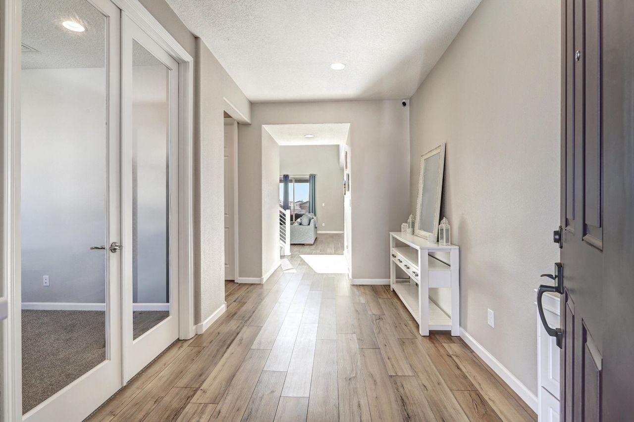 Rio Rancho, New Mexico, 87124, United States, 5 Bedrooms Bedrooms, ,4 BathroomsBathrooms,Residential,For Sale,2003162