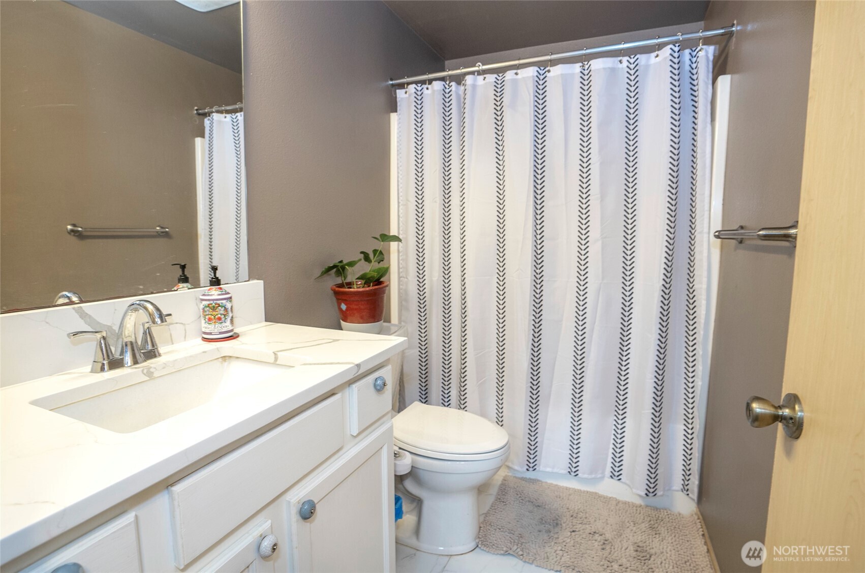 Puyallup, Washington, 98375, United States, 3 Bedrooms Bedrooms, ,3 BathroomsBathrooms,Residential,For Sale,1989392