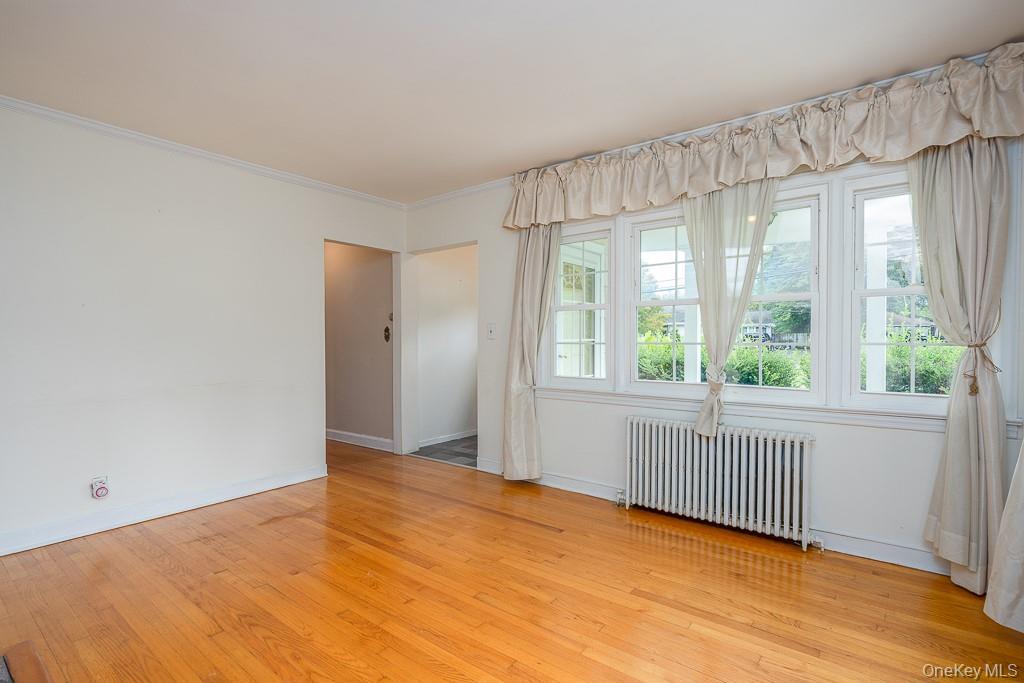 Nanuet, New York, 10954, United States, 3 Bedrooms Bedrooms, ,2 BathroomsBathrooms,Residential,For Sale,1942137