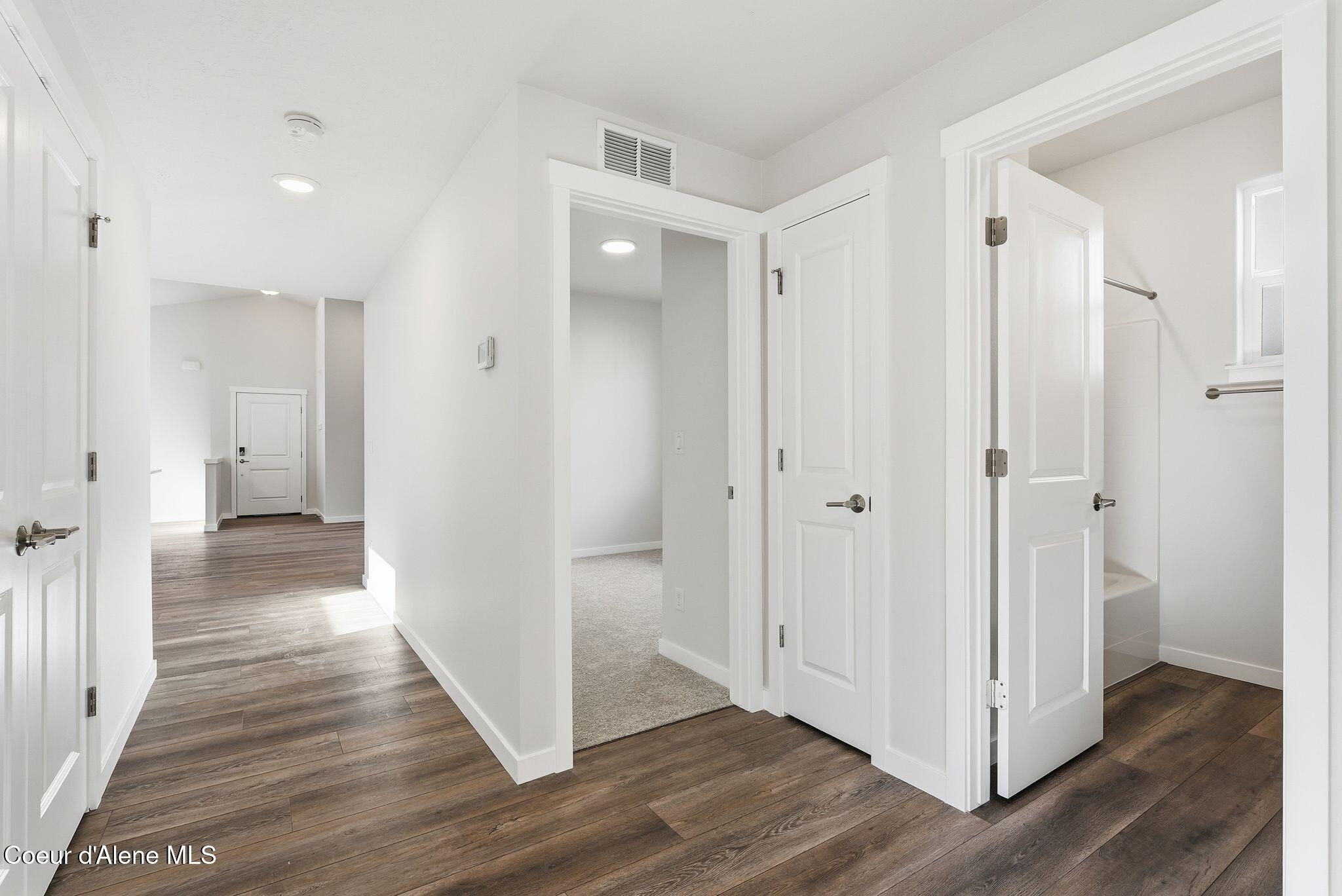 Coeur D'alene, Idaho, 83815, United States, 2 Bedrooms Bedrooms, ,Residential,For Sale,1991054