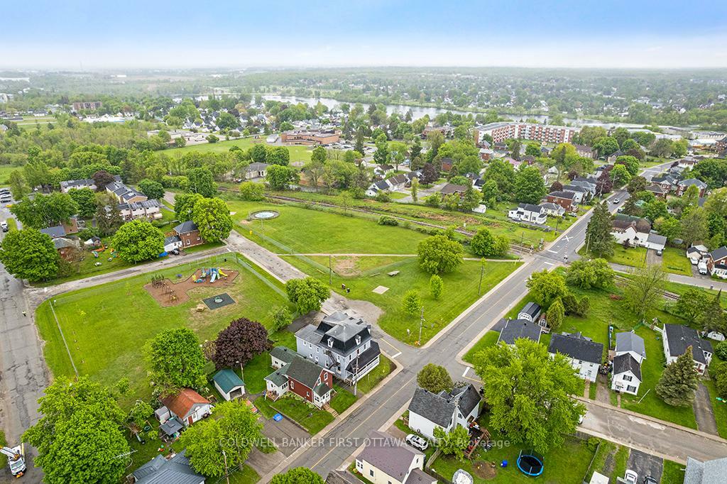 SMITHS FALLS, Ontario, K7A 2Z5, CA, 8 Bedrooms Bedrooms, ,Residential,For Sale,1866562