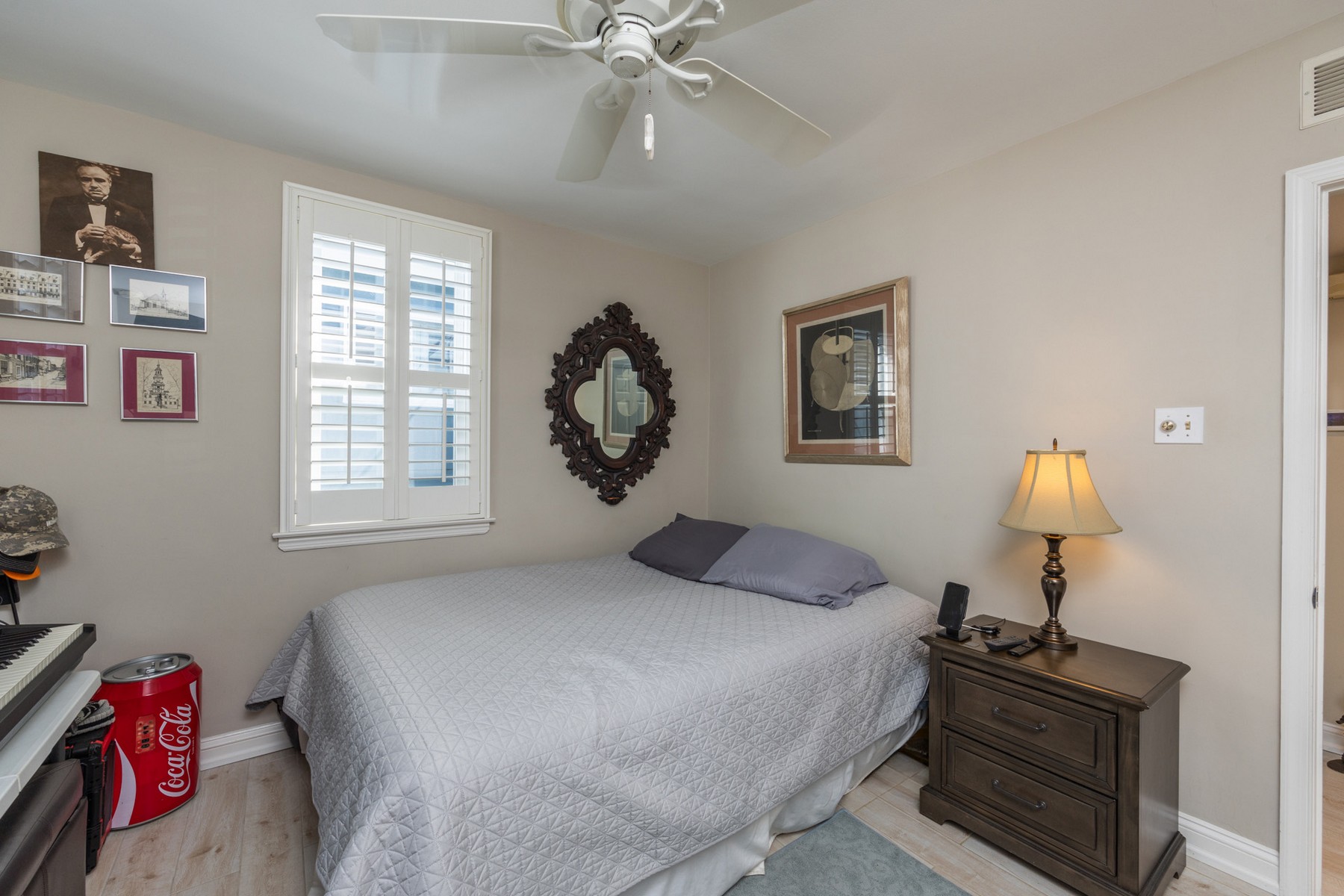  221N Belmont Drive - 物件實景