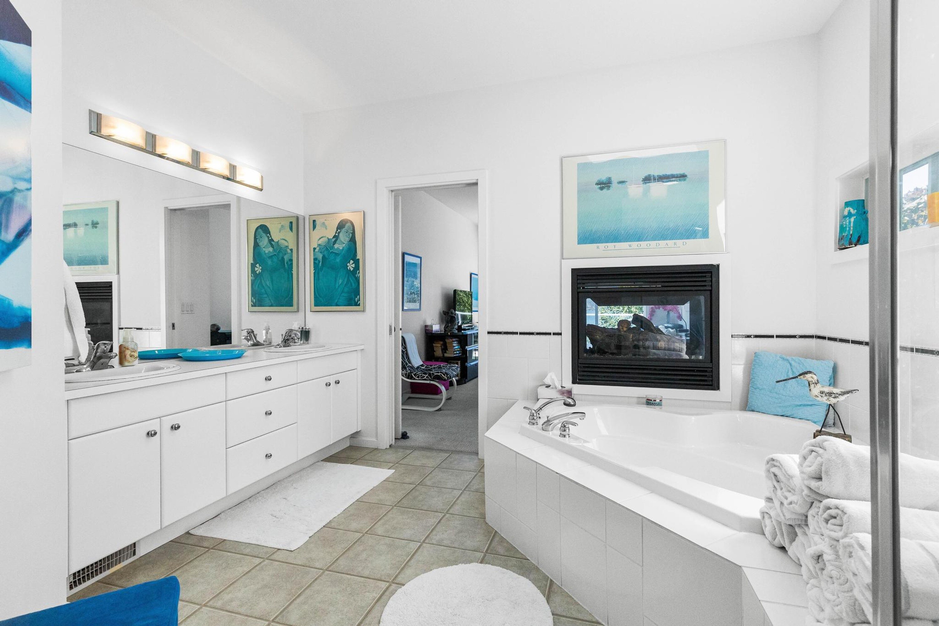  Modern Lakeshore Home - 物件實景