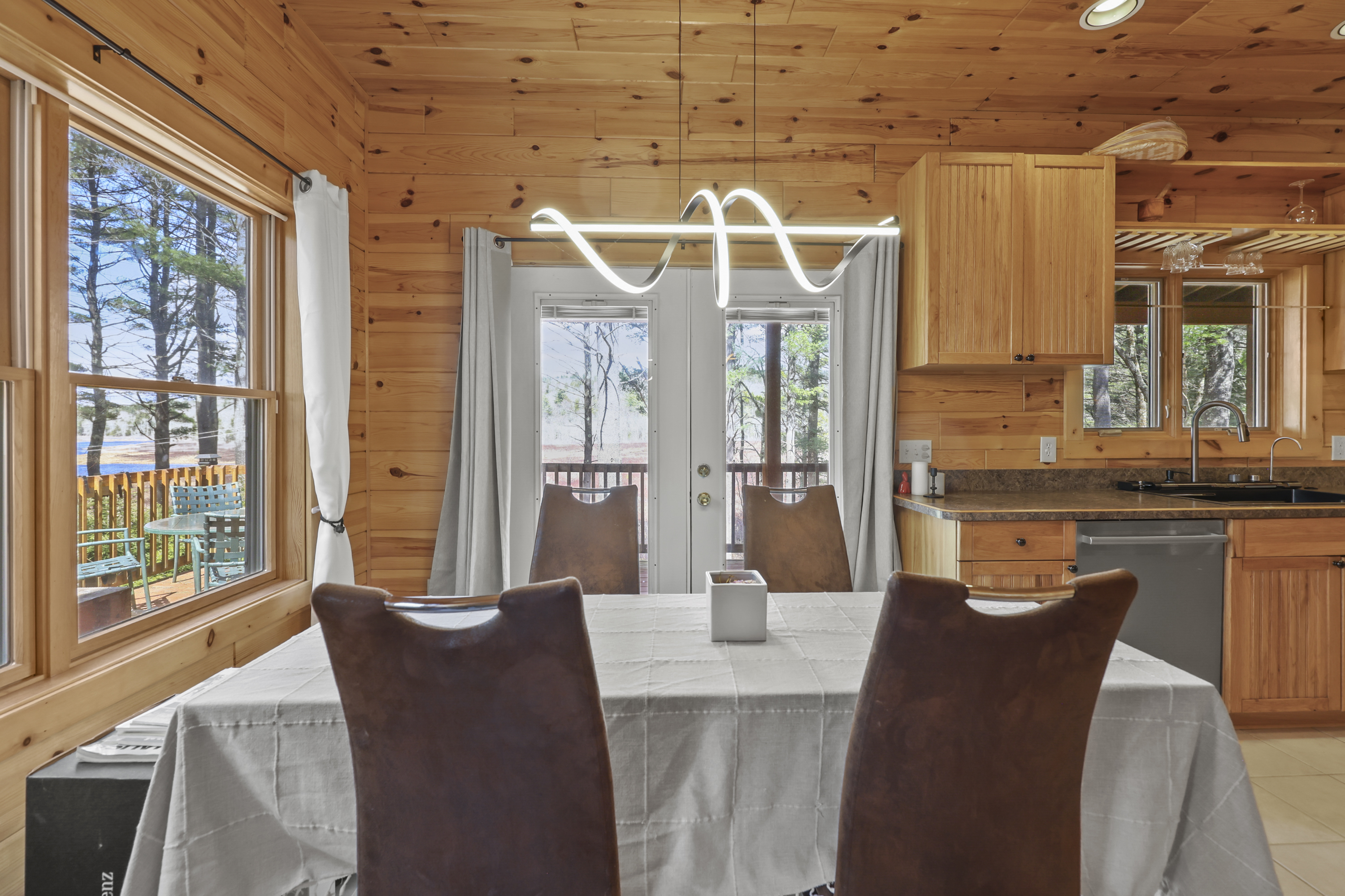  Berkshires Log Home Retreat with Wildlife Pond & Guest Apartment - 物件實景