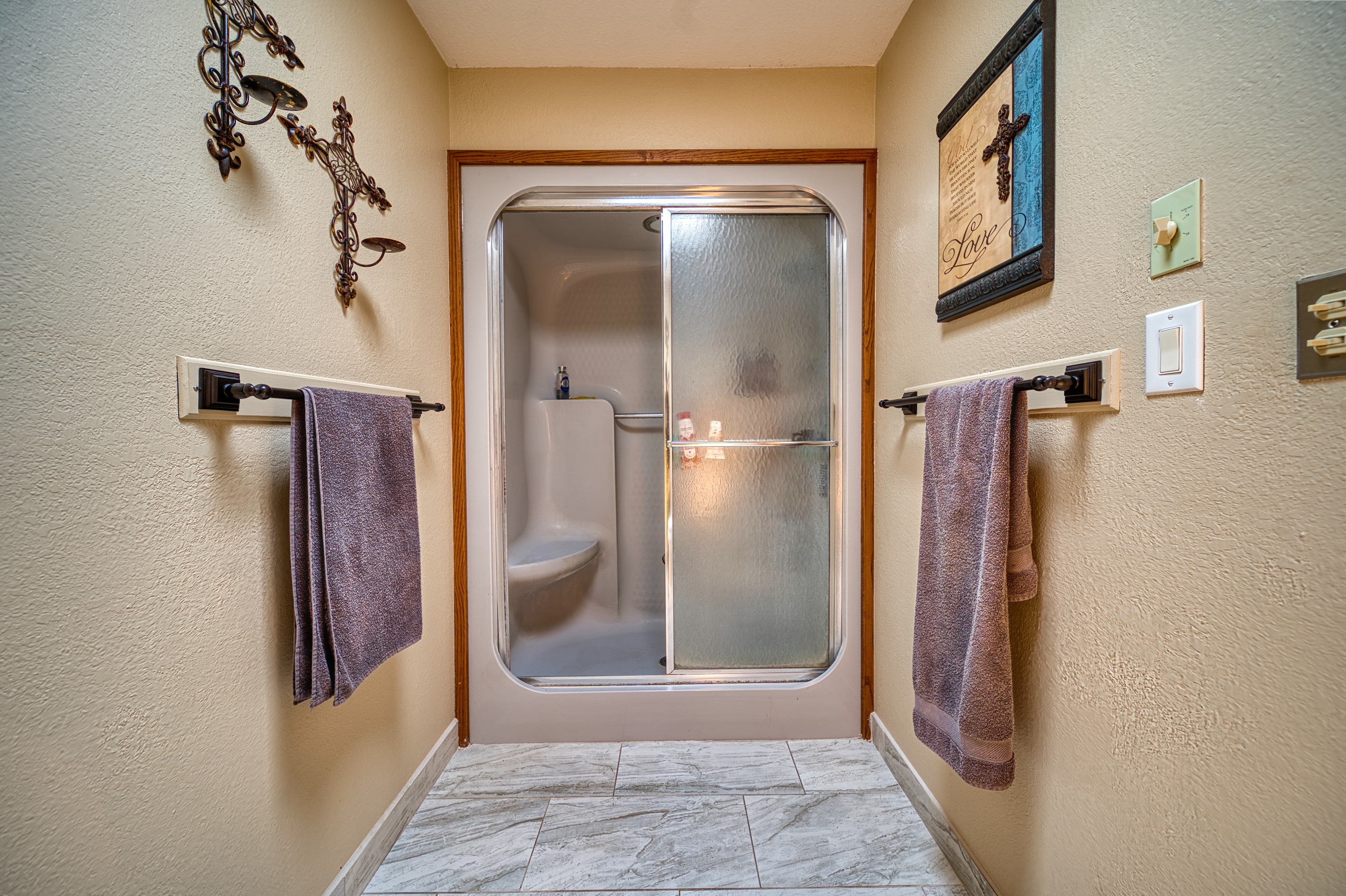 Carlsbad, New Mexico, 88220, United States, 4 Bedrooms Bedrooms, ,3 BathroomsBathrooms,Residential,For Sale,1974897