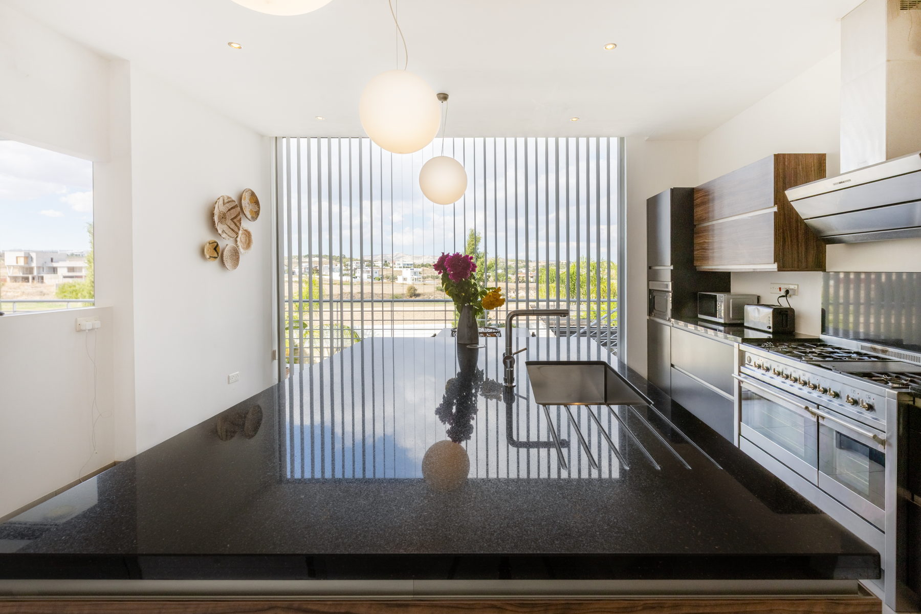  Three-Level Five-Bedroom Villa with Private Pool in Aradippou, Larnaca - 物件實景