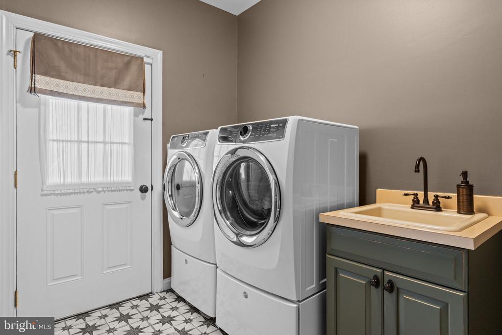 New Hope, Pennsylvania, 18938, United States, 4 Bedrooms Bedrooms, ,4 BathroomsBathrooms,Residential,For Sale,2003111