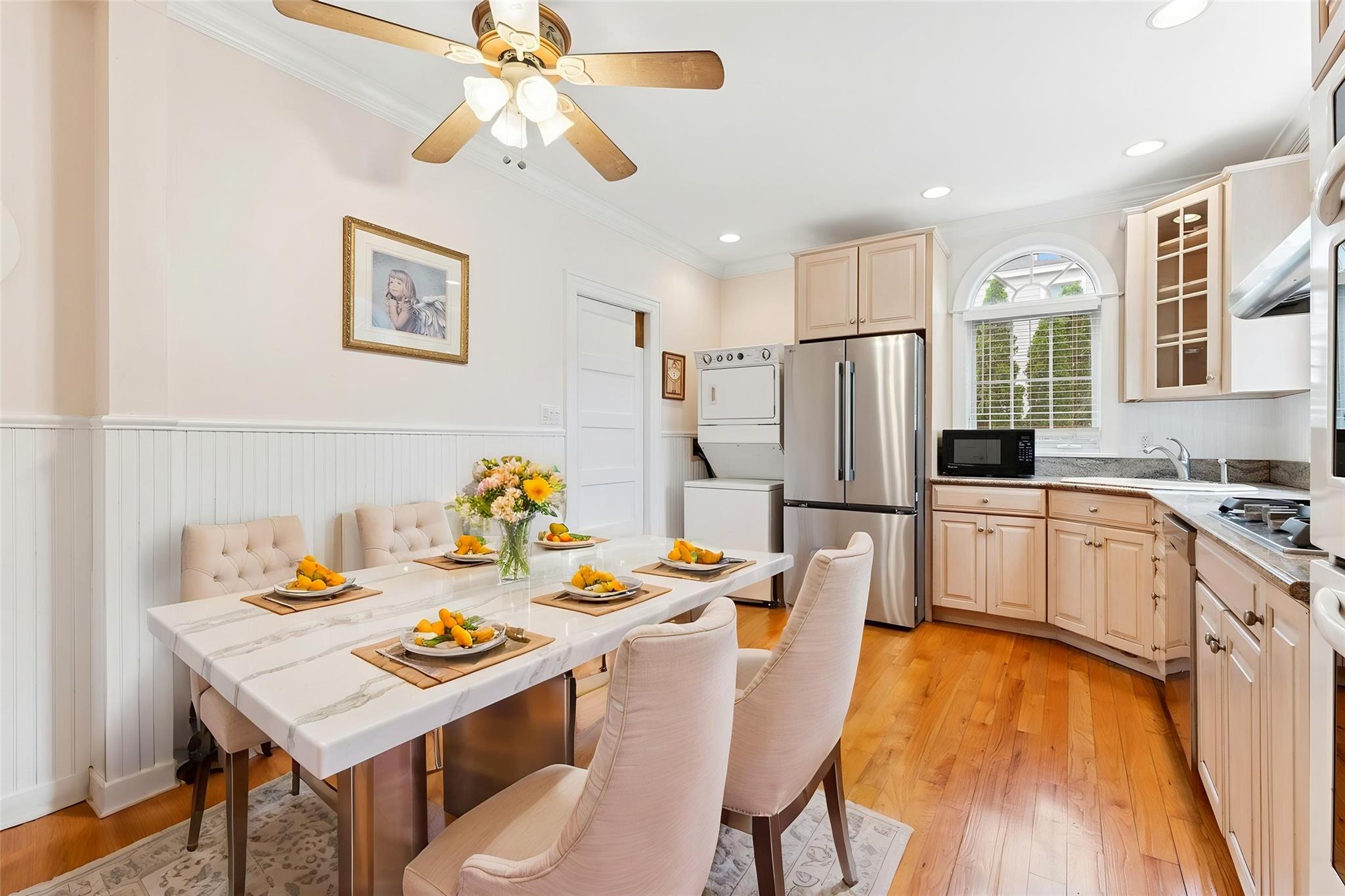 Bay Shore, New York, 11706, United States, 4 Bedrooms Bedrooms, ,3 BathroomsBathrooms,Residential,For Sale,1836669
