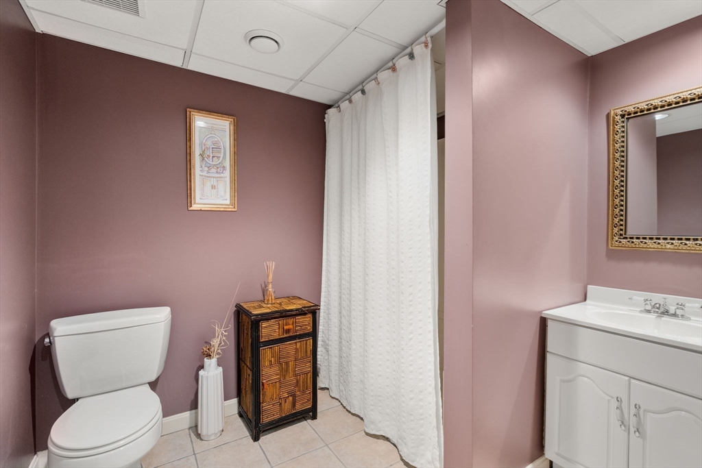 Westborough, Massachusetts, 01581, United States, 4 Bedrooms Bedrooms, ,4 BathroomsBathrooms,Residential,For Sale,1986469