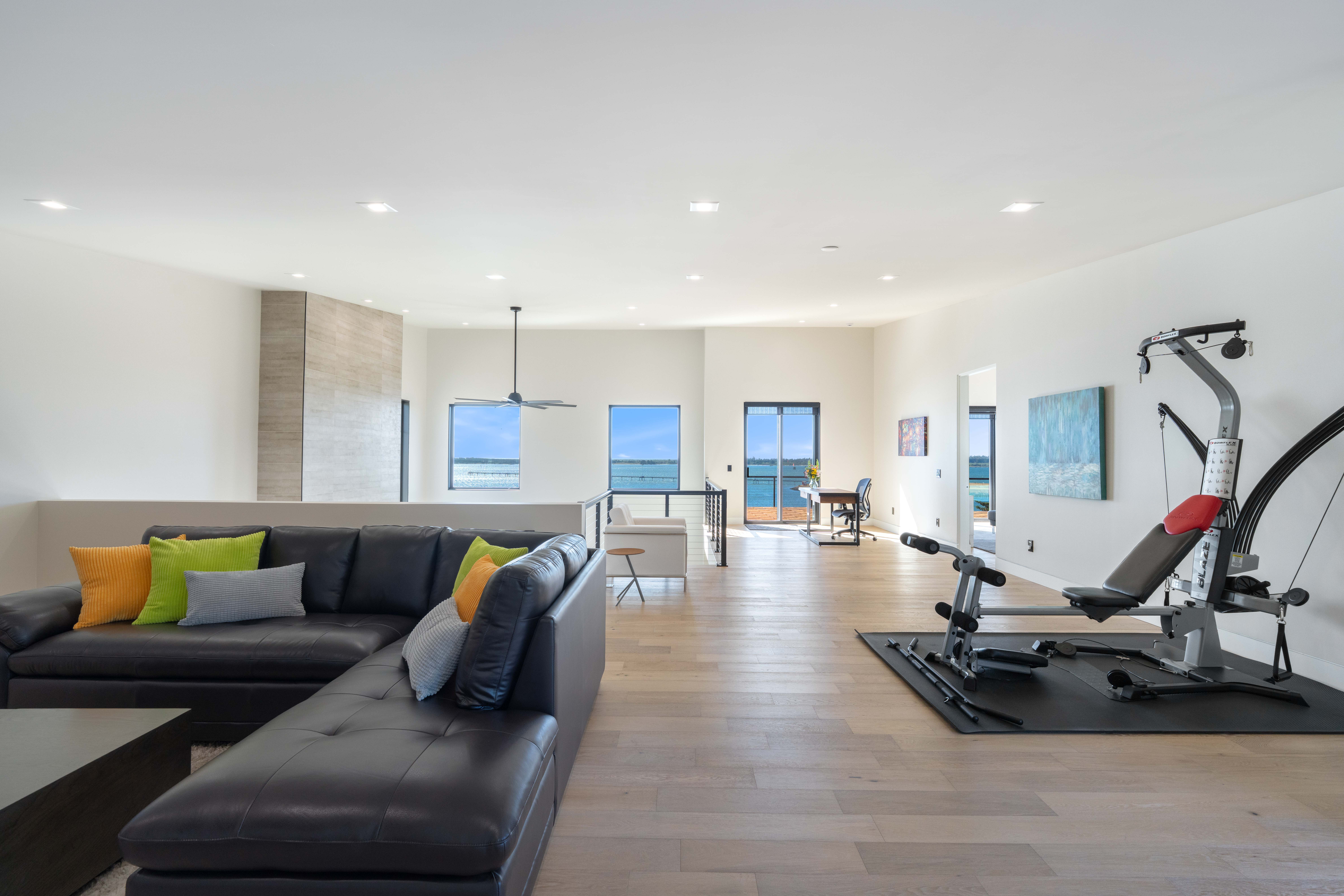  Bayfront Modern Masterpiece in Coos Bay, Oregon - 物件實景
